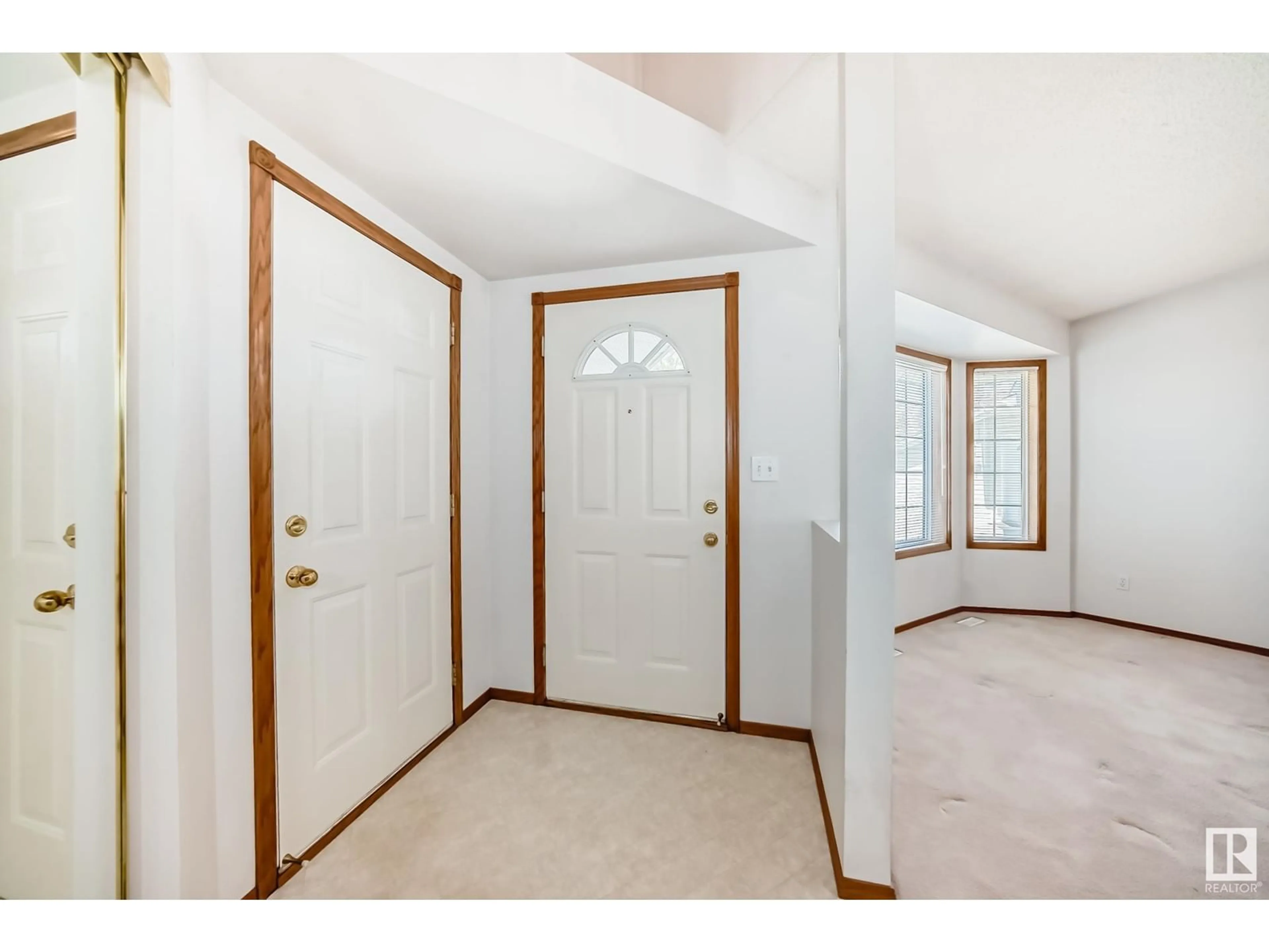 Indoor entryway for E SW - 361 BLACKBURN DR, Edmonton Alberta T6W1B8