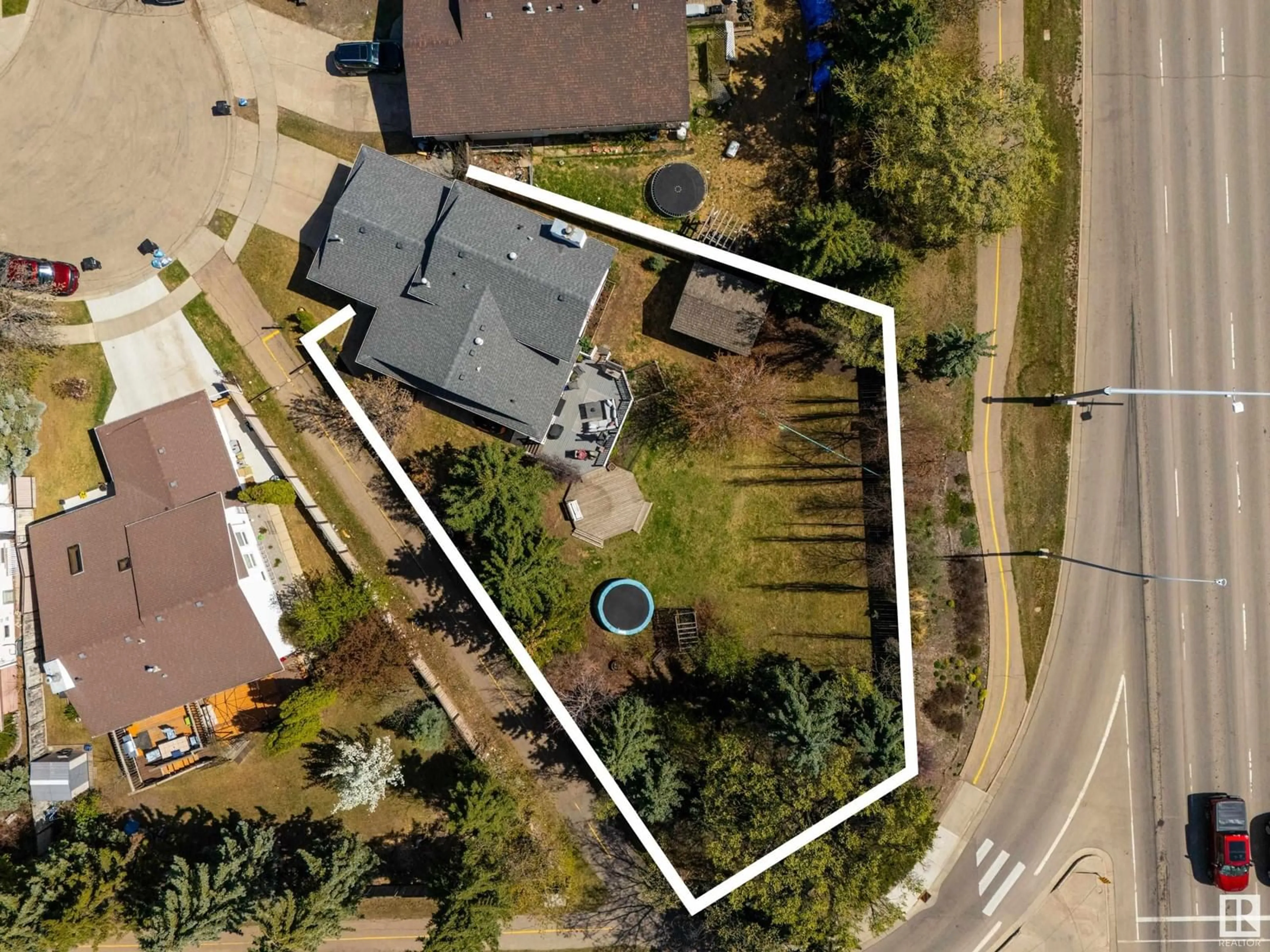 A pic from outside/outdoor area/front of a property/back of a property/a pic from drone, street for 36 GREENBRIAR CR, Sherwood Park Alberta T8H1H7