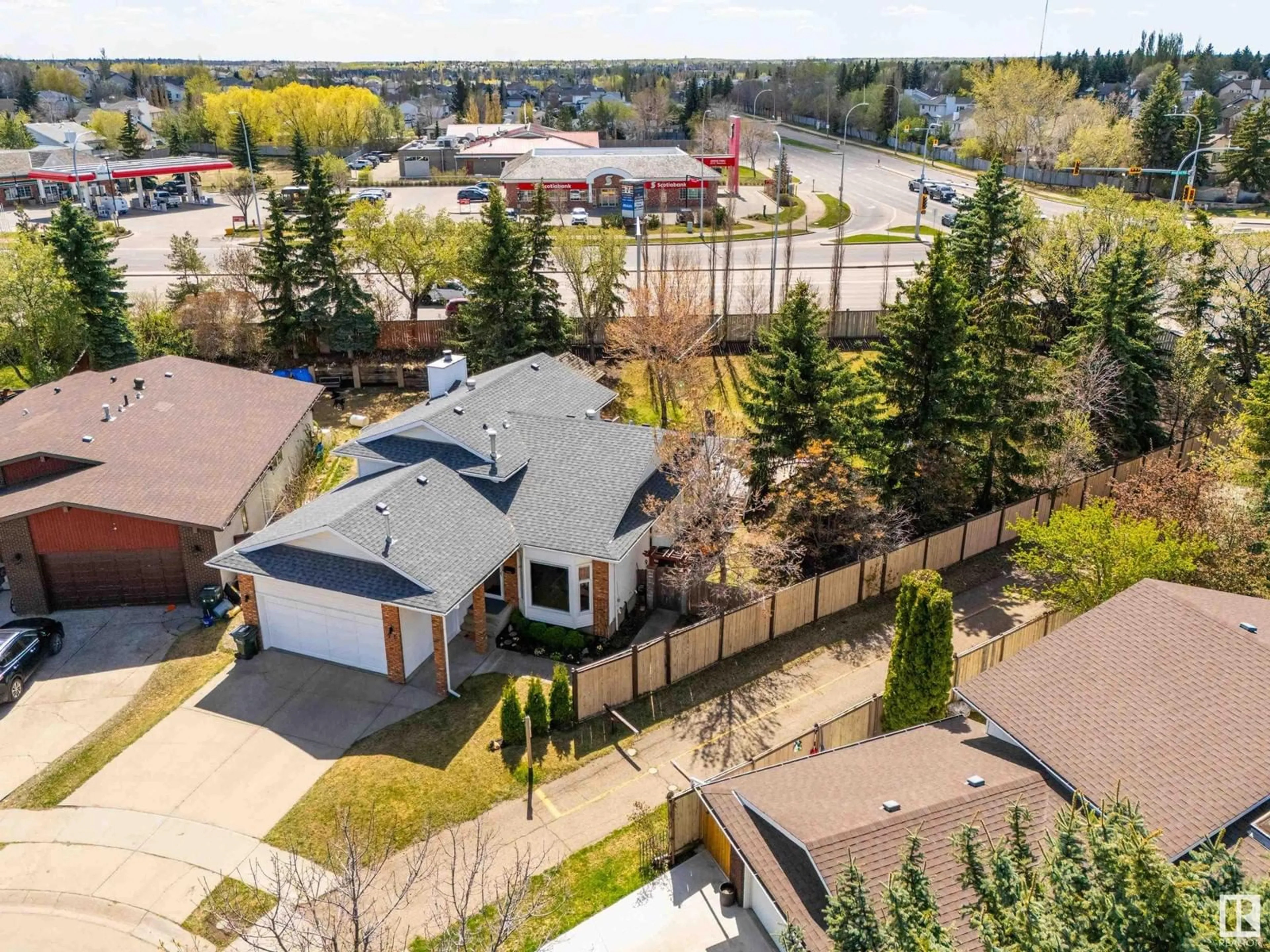 A pic from outside/outdoor area/front of a property/back of a property/a pic from drone, street for 36 GREENBRIAR CR, Sherwood Park Alberta T8H1H7