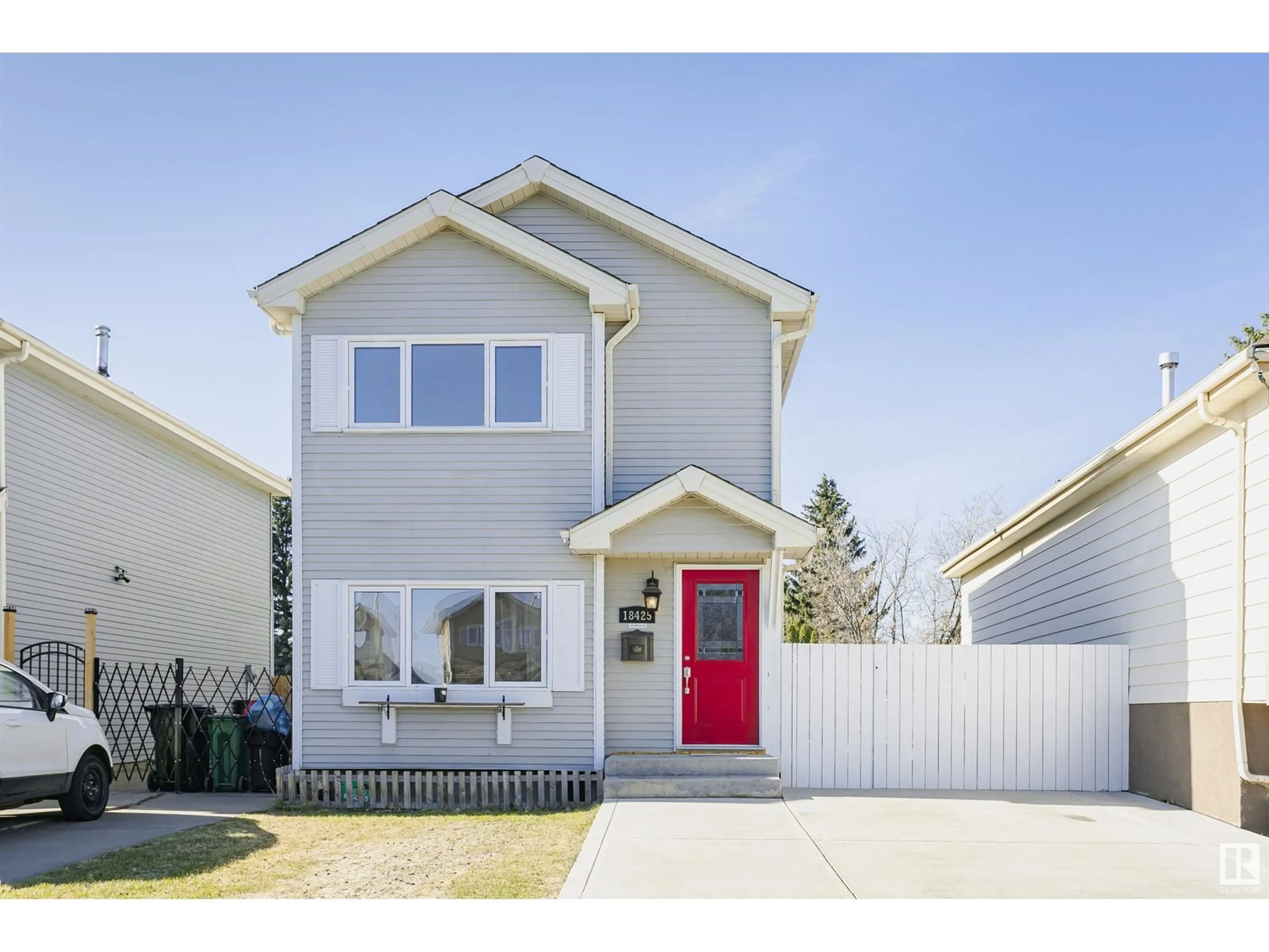 Home with vinyl exterior material, street for 18425 95A AV, Edmonton Alberta T5T3V7