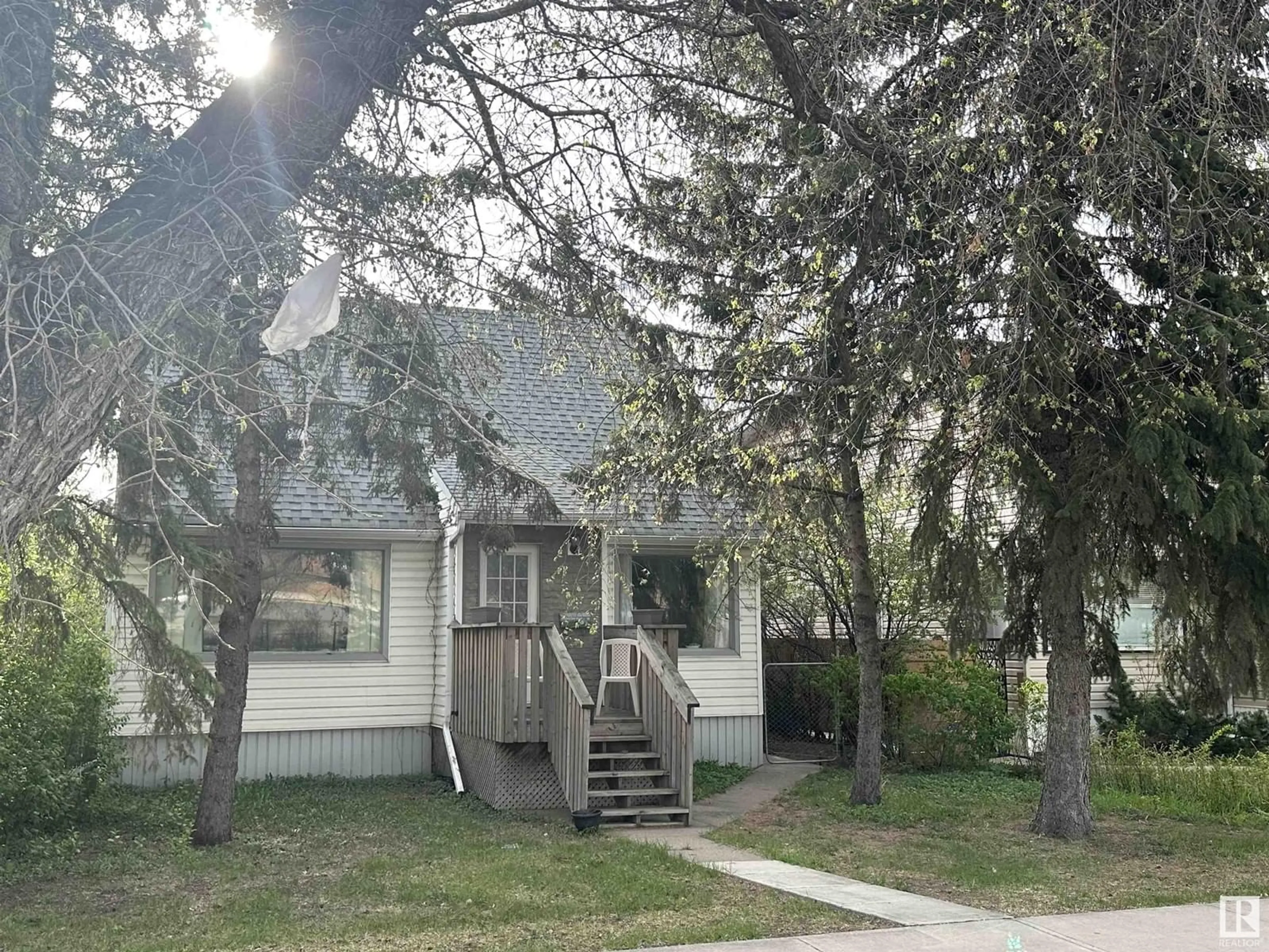 Unknown for 11315 106 ST, Edmonton Alberta T5G2P6