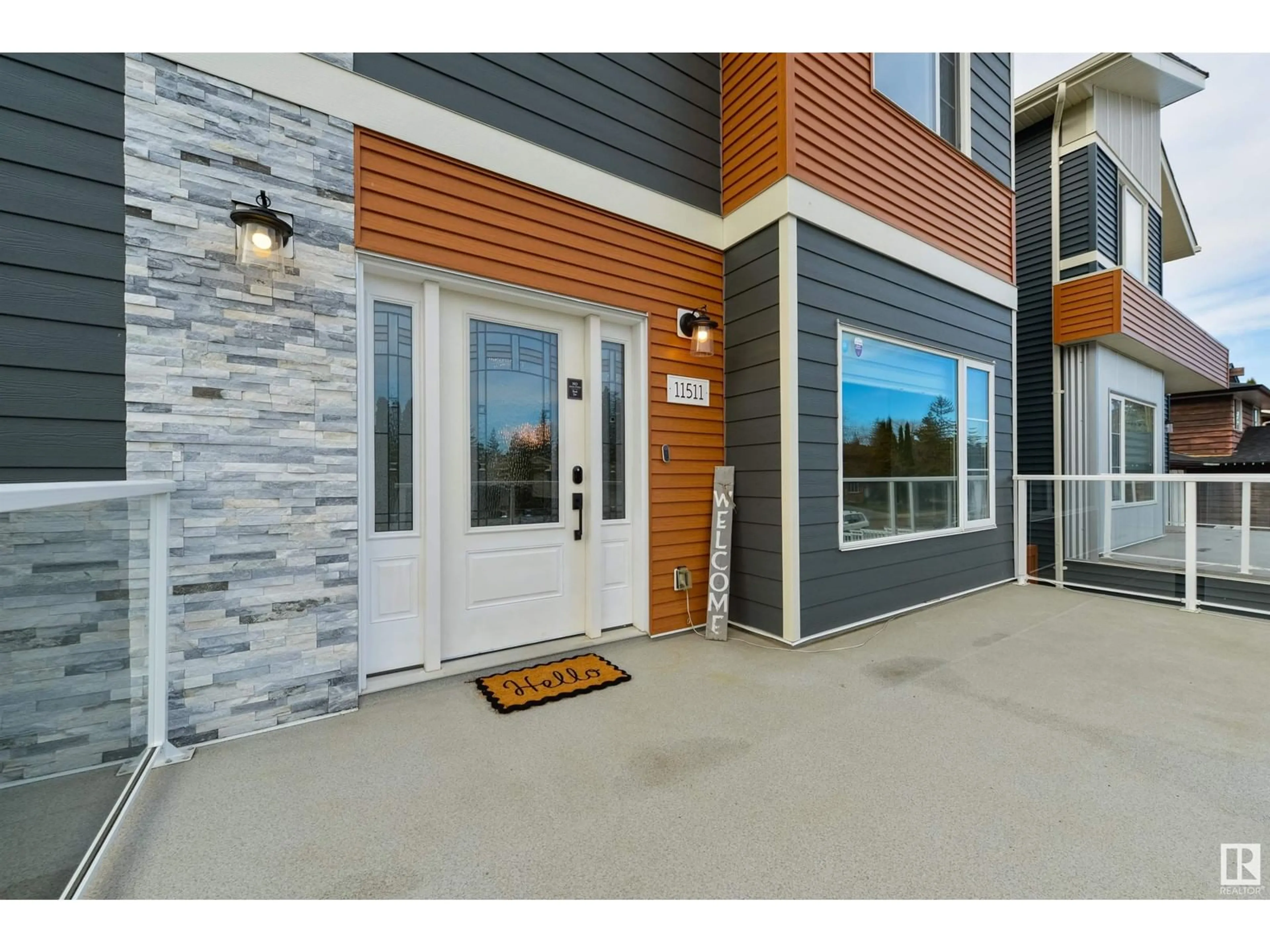 Indoor entryway for 11511 24 AV, Edmonton Alberta T6J3R6