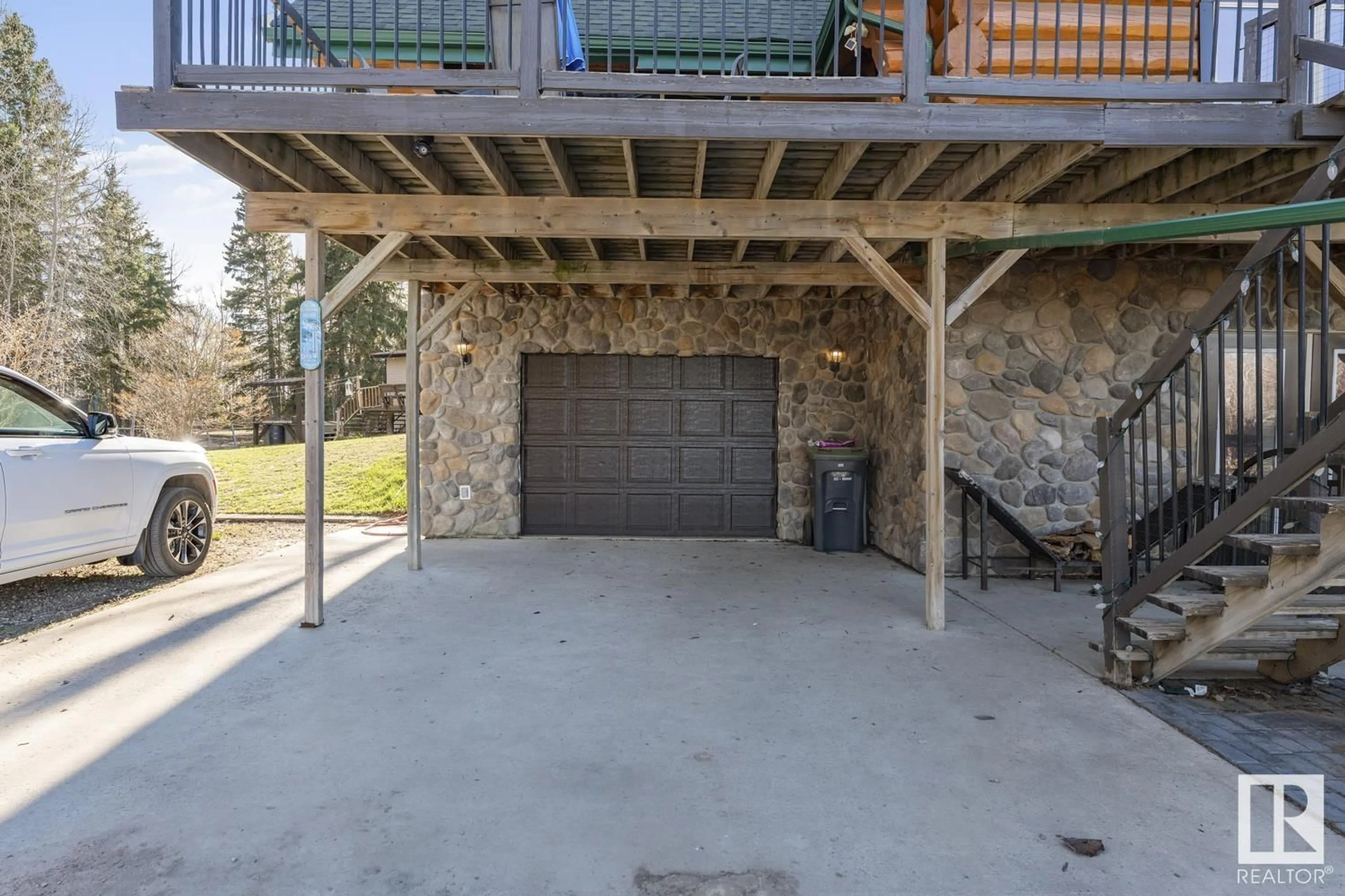Indoor garage for 2805 24 AVENUE AV, Cold Lake Alberta T9M1G3