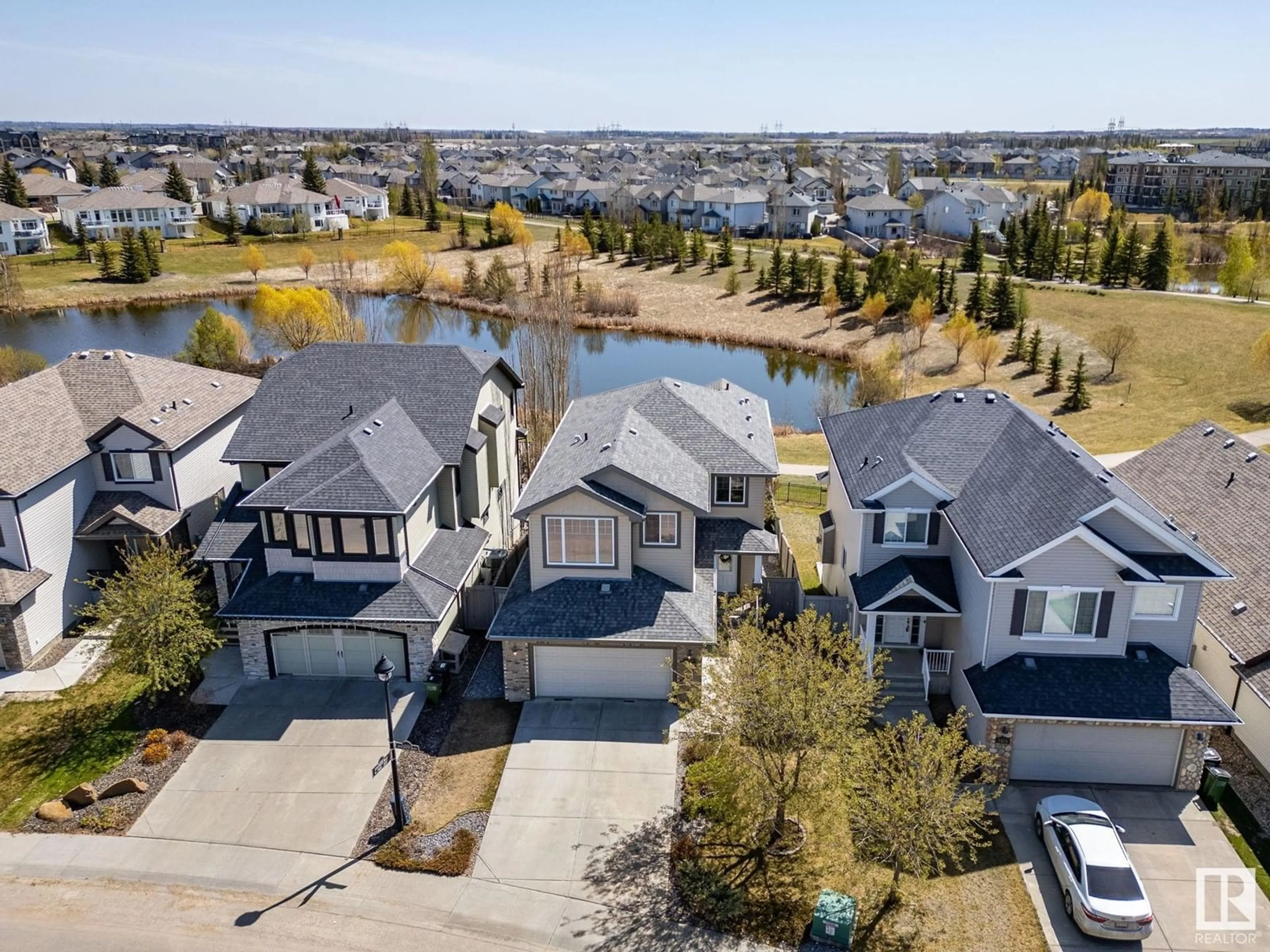 A pic from outside/outdoor area/front of a property/back of a property/a pic from drone, water/lake/river/ocean view for 7517 SPEAKER WY, Edmonton Alberta T6R0R5