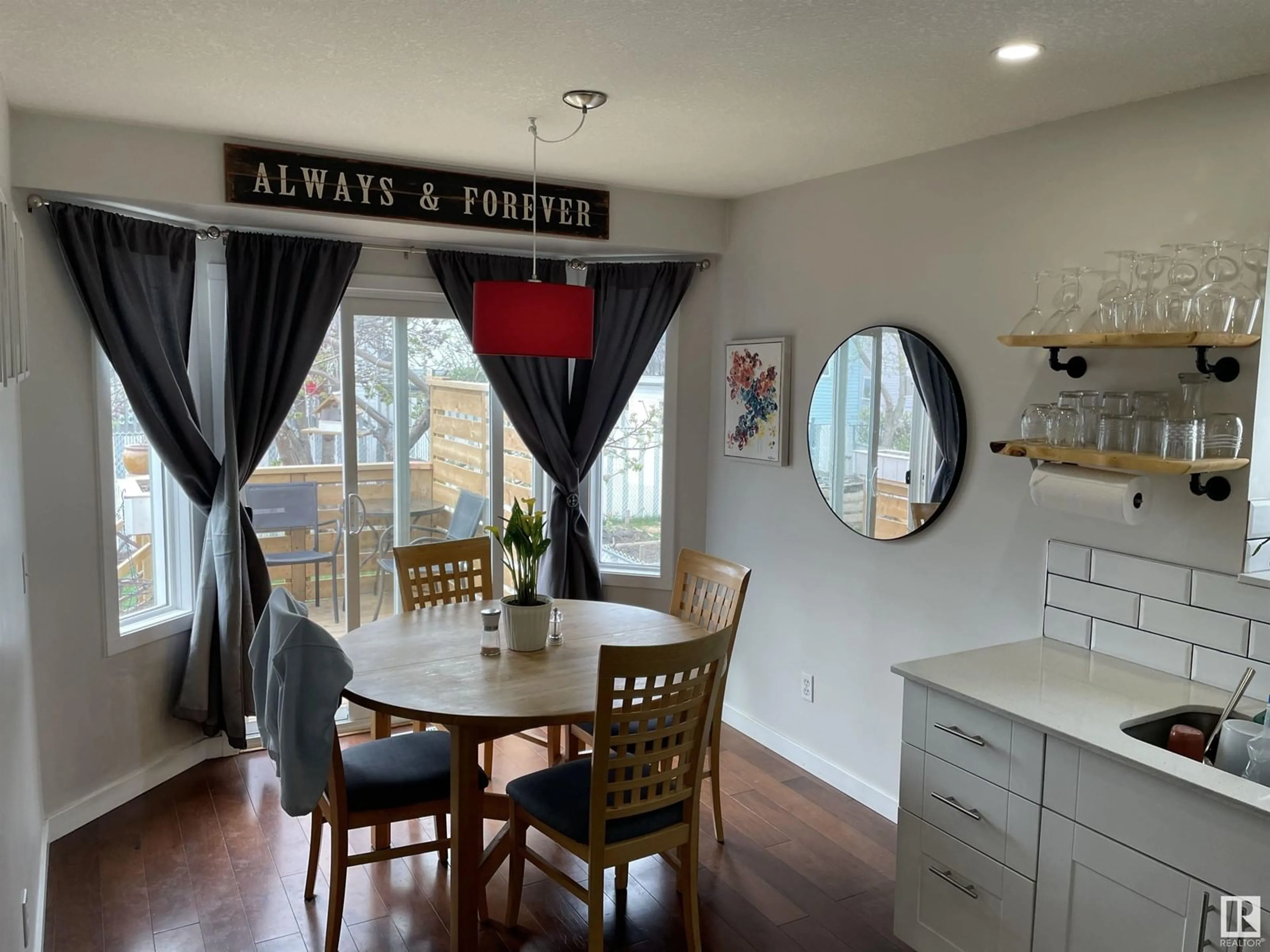Dining room, wood/laminate floor for 67 DEER PARK, Spruce Grove Alberta T7X3J6