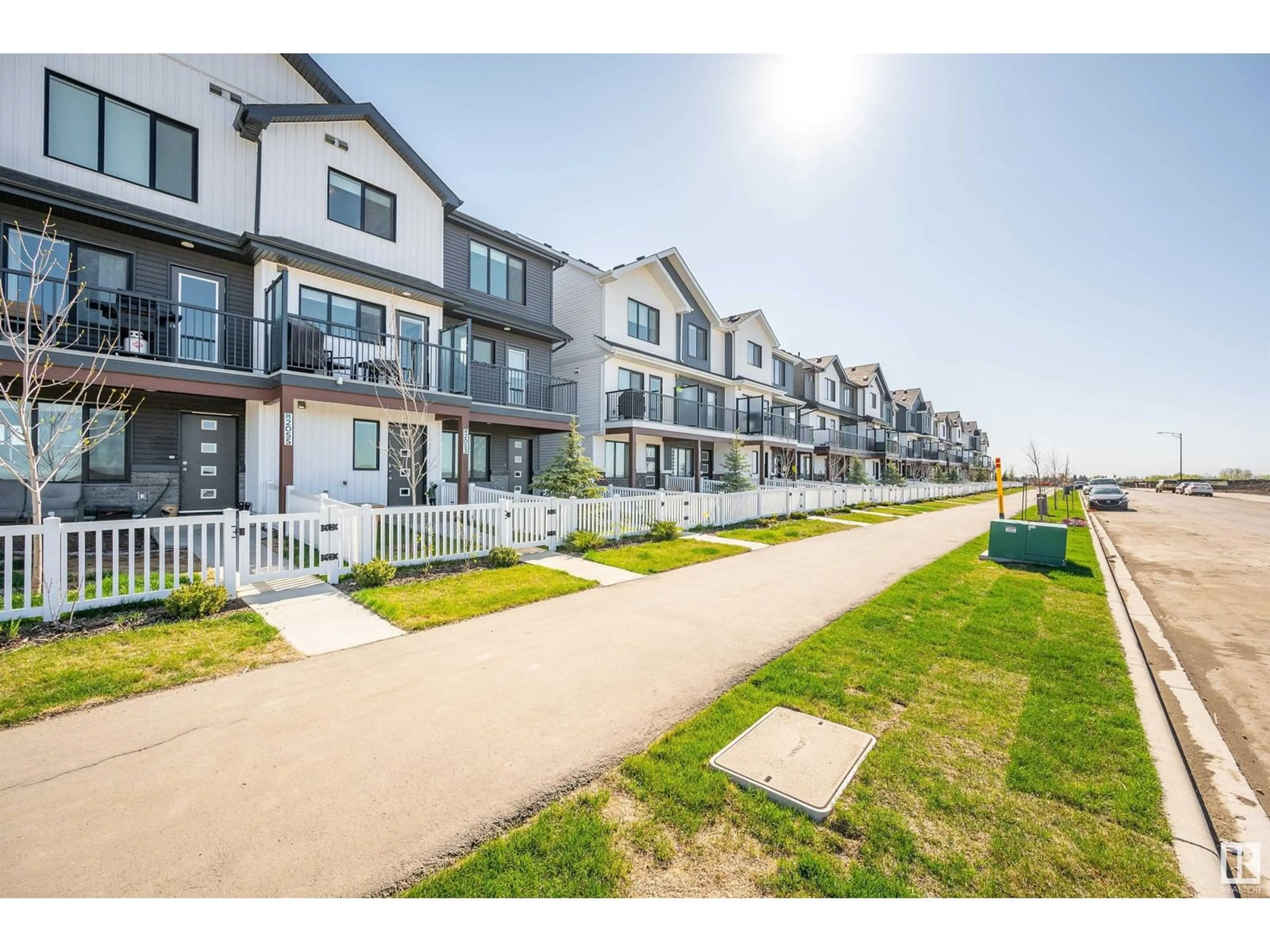 A pic from outside/outdoor area/front of a property/back of a property/a pic from drone, water/lake/river/ocean view for NW - 2053 192 ST, Edmonton Alberta T6N2G6