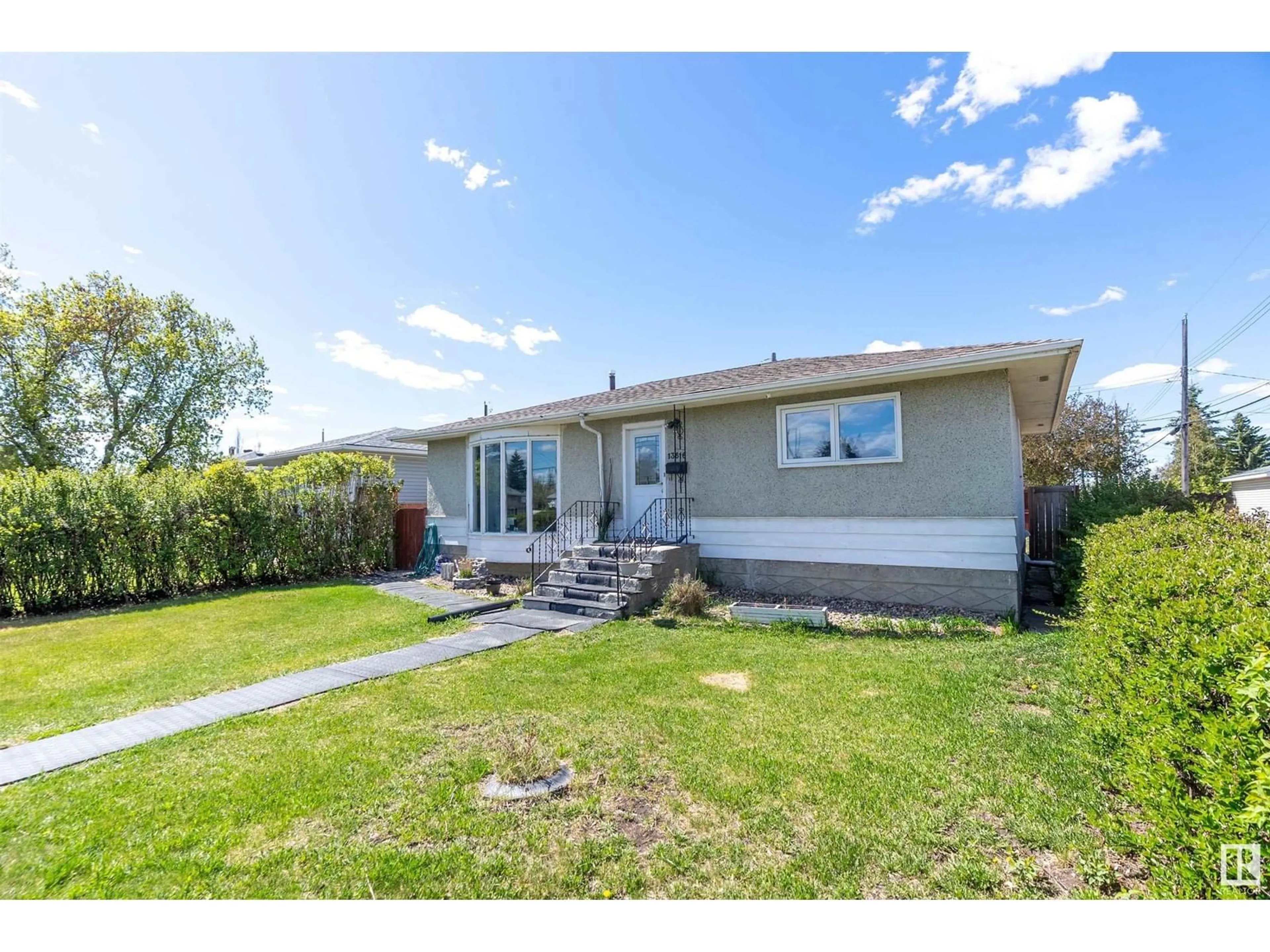 A pic from outside/outdoor area/front of a property/back of a property/a pic from drone, street for NW - 13616 111 ST, Edmonton Alberta T5E4Z8