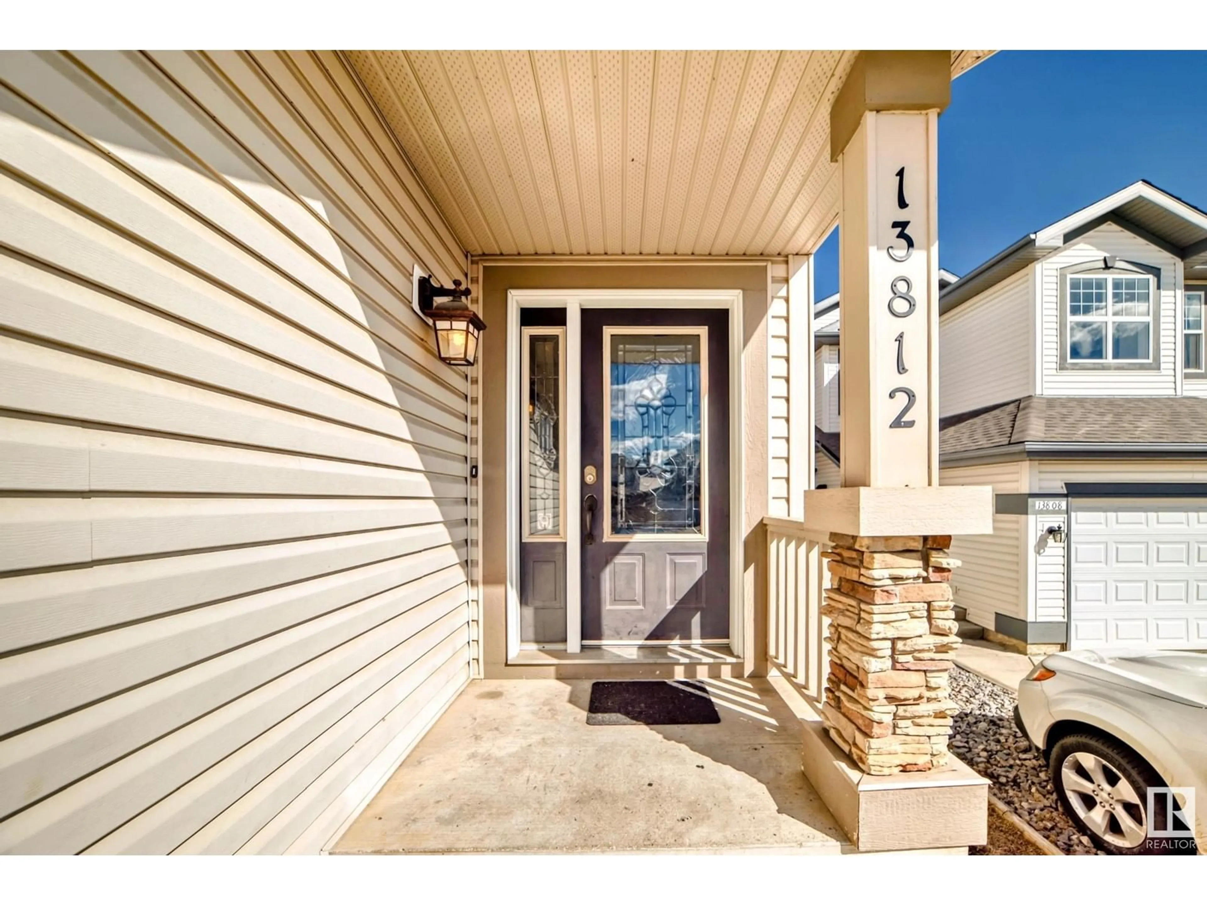 Indoor entryway for 13812 149 AV, Edmonton Alberta T6V1S1