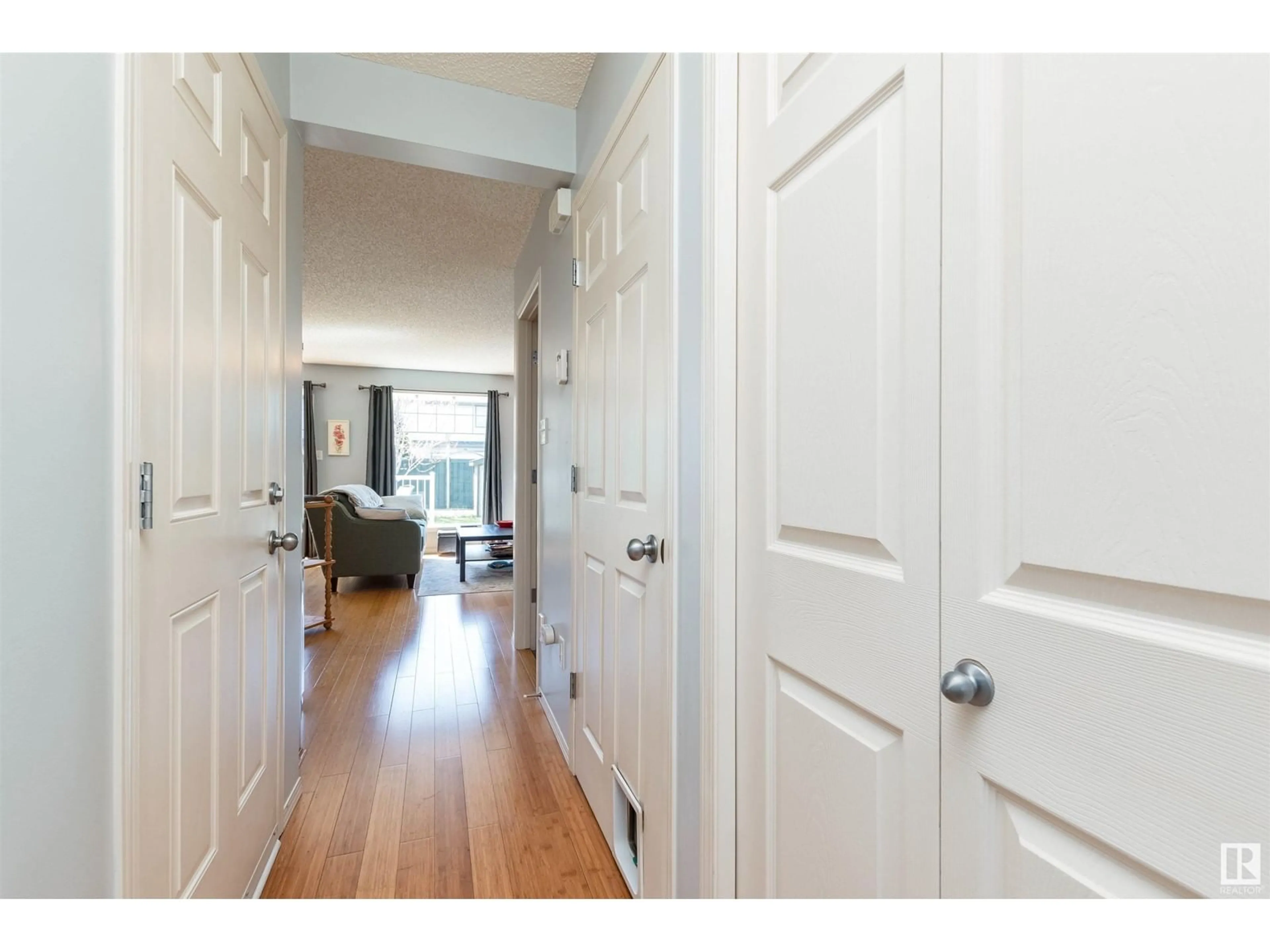 Indoor entryway for #31 - 12104 16 AV, Edmonton Alberta T6W1X3