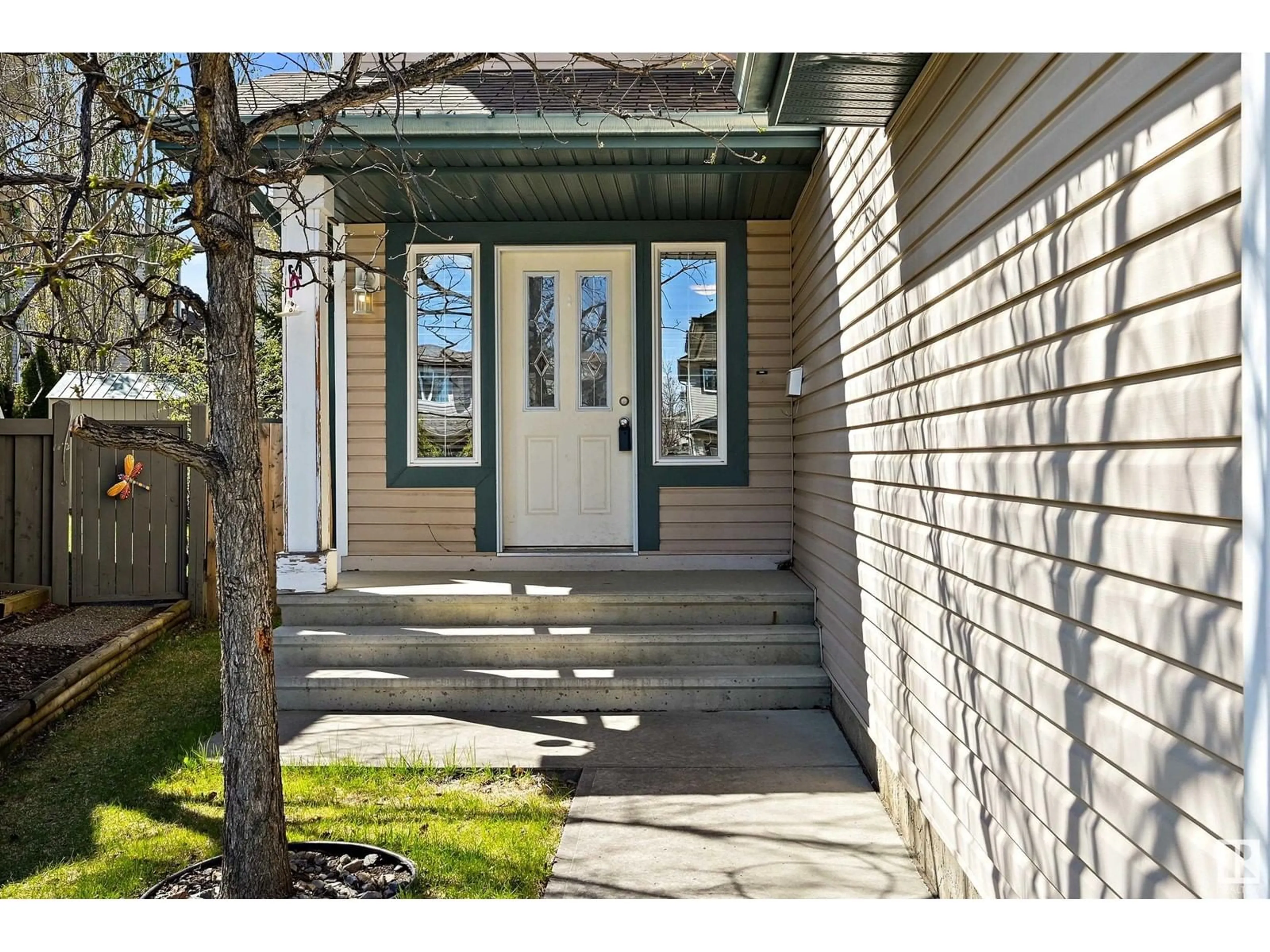 Indoor entryway for NW - 4518 211A ST, Edmonton Alberta T6M0G4