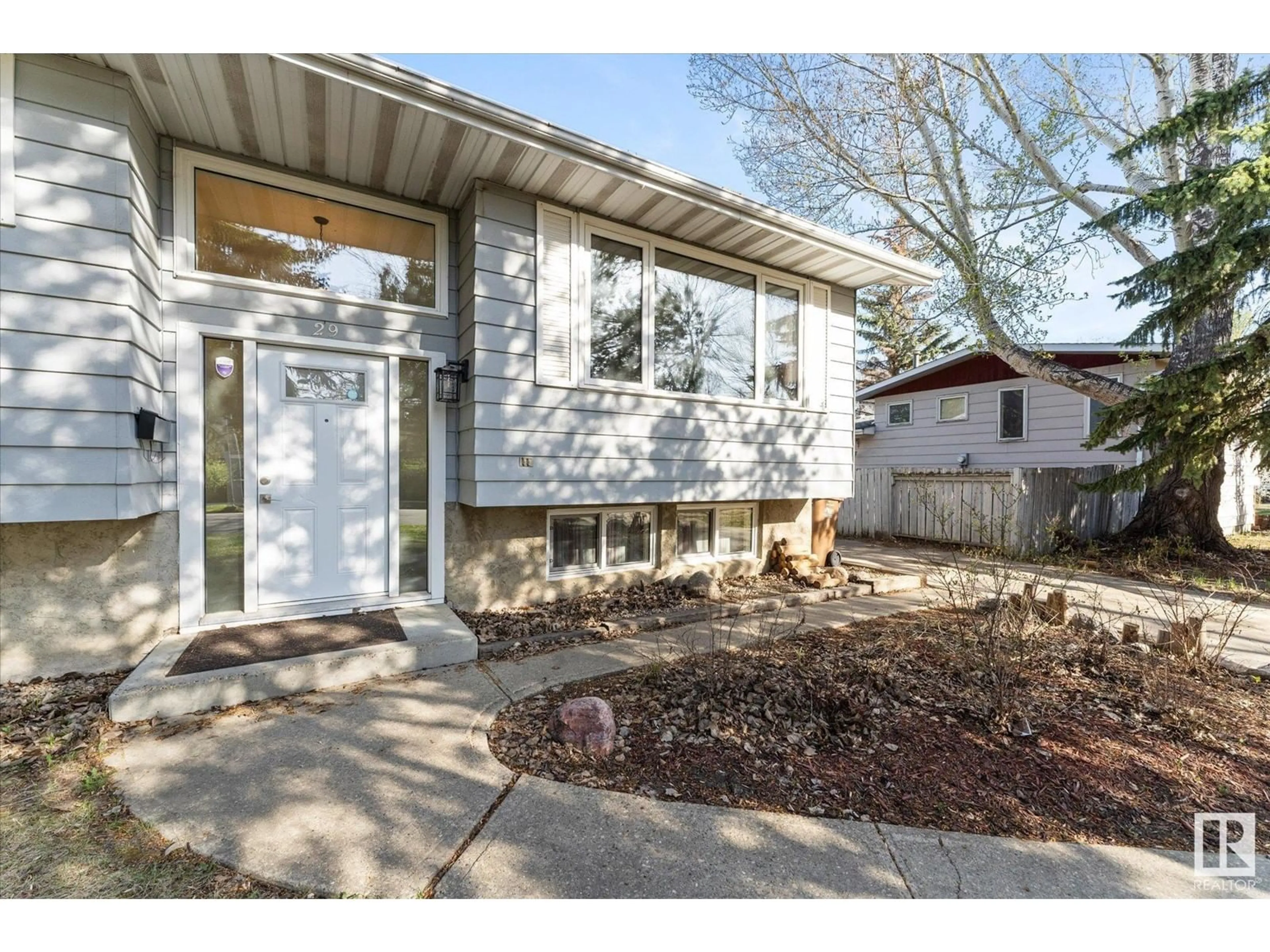 Home with vinyl exterior material, street for 29 ANITA CR, St. Albert Alberta T8N2W4