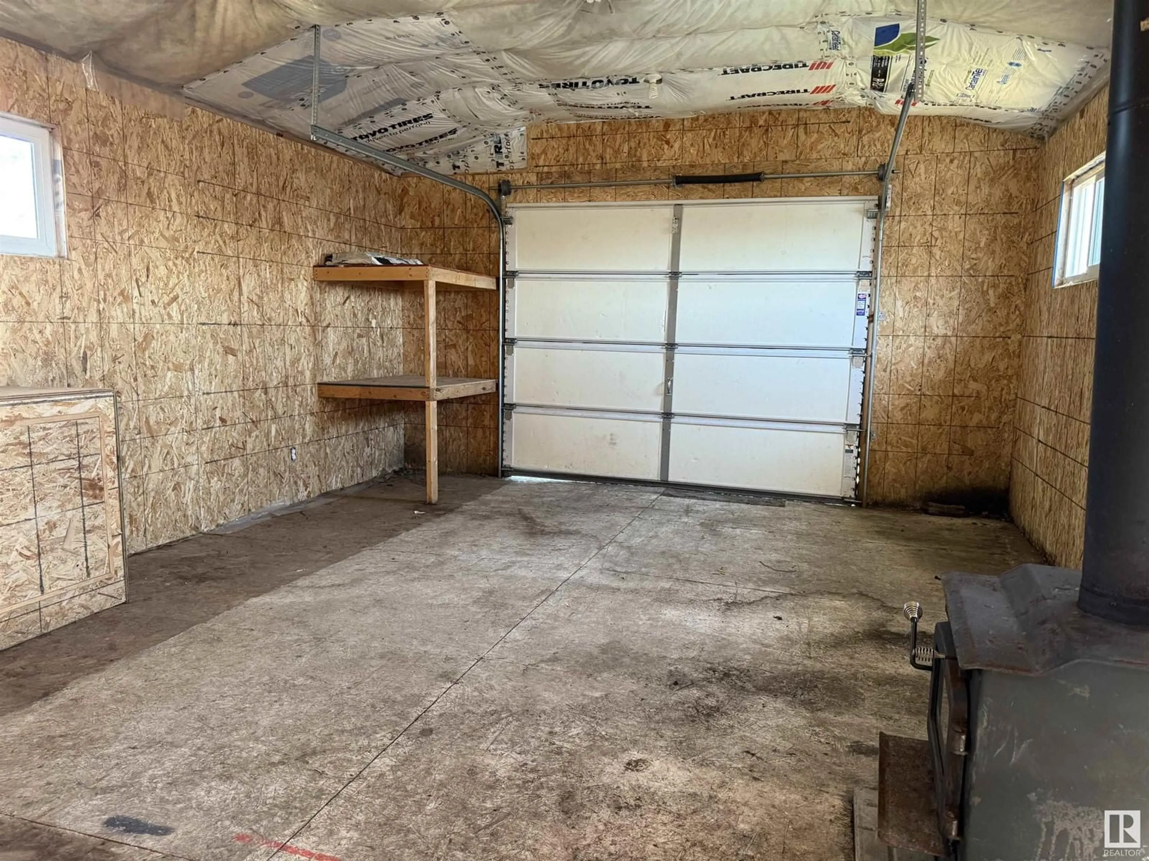 Indoor garage for 336 - 49231 RR80, Rural Brazeau County Alberta T7A1L7
