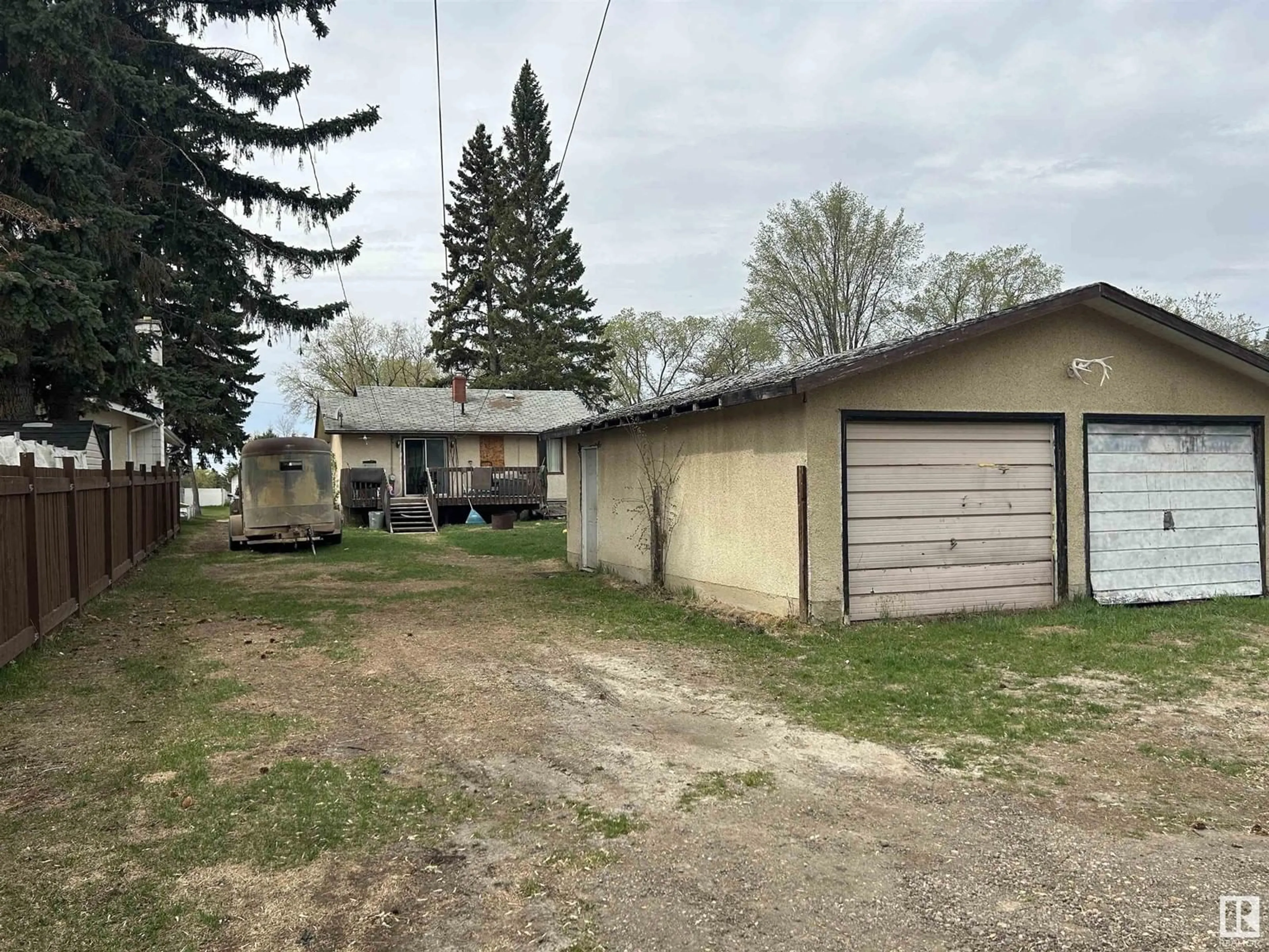 A pic from outside/outdoor area/front of a property/back of a property/a pic from drone, street for 5123 54 ST, Redwater Alberta T0A2W0