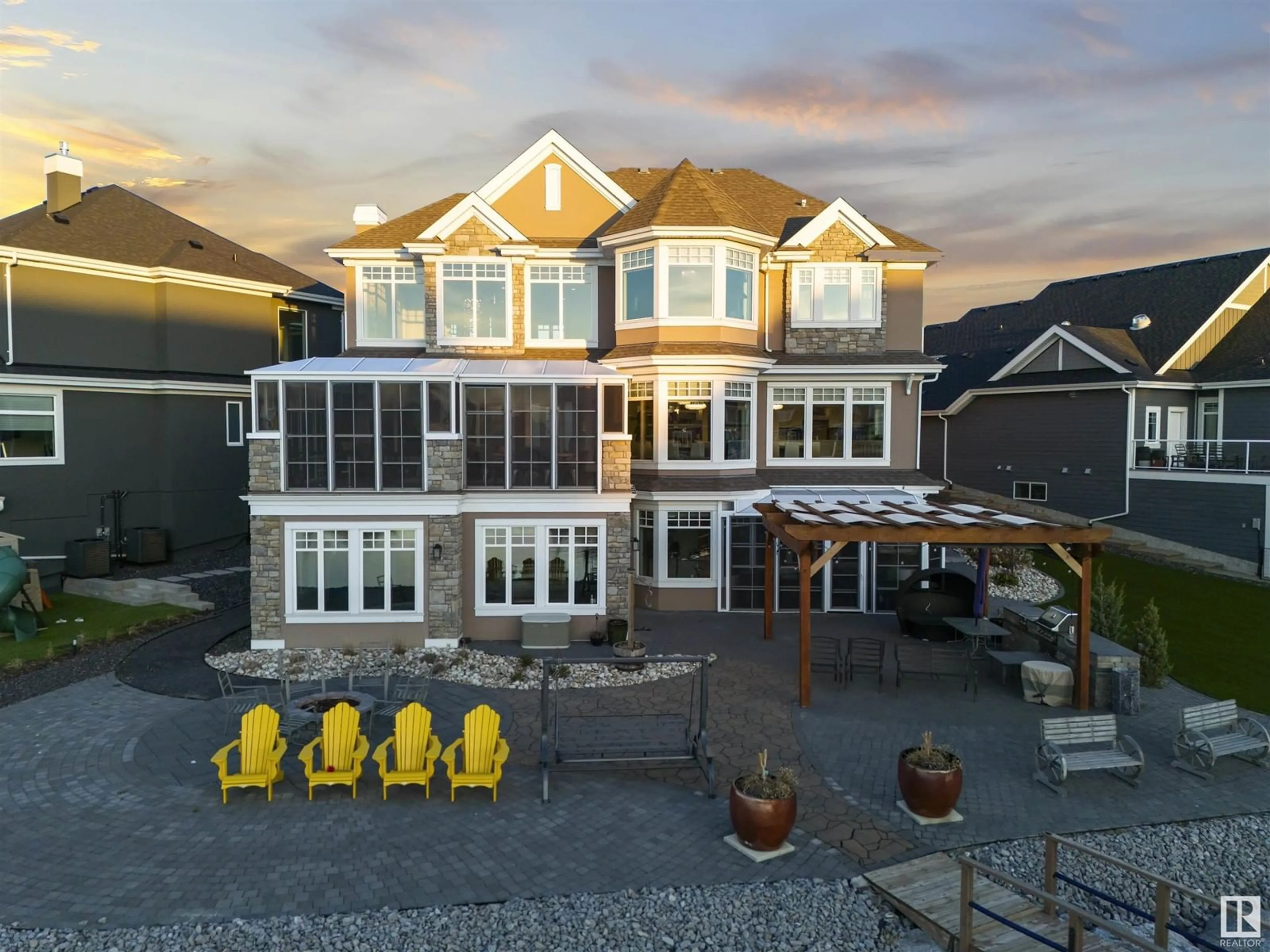A pic from outside/outdoor area/front of a property/back of a property/a pic from drone, unknown for SW - 8948 20 AV, Edmonton Alberta T6X2C5