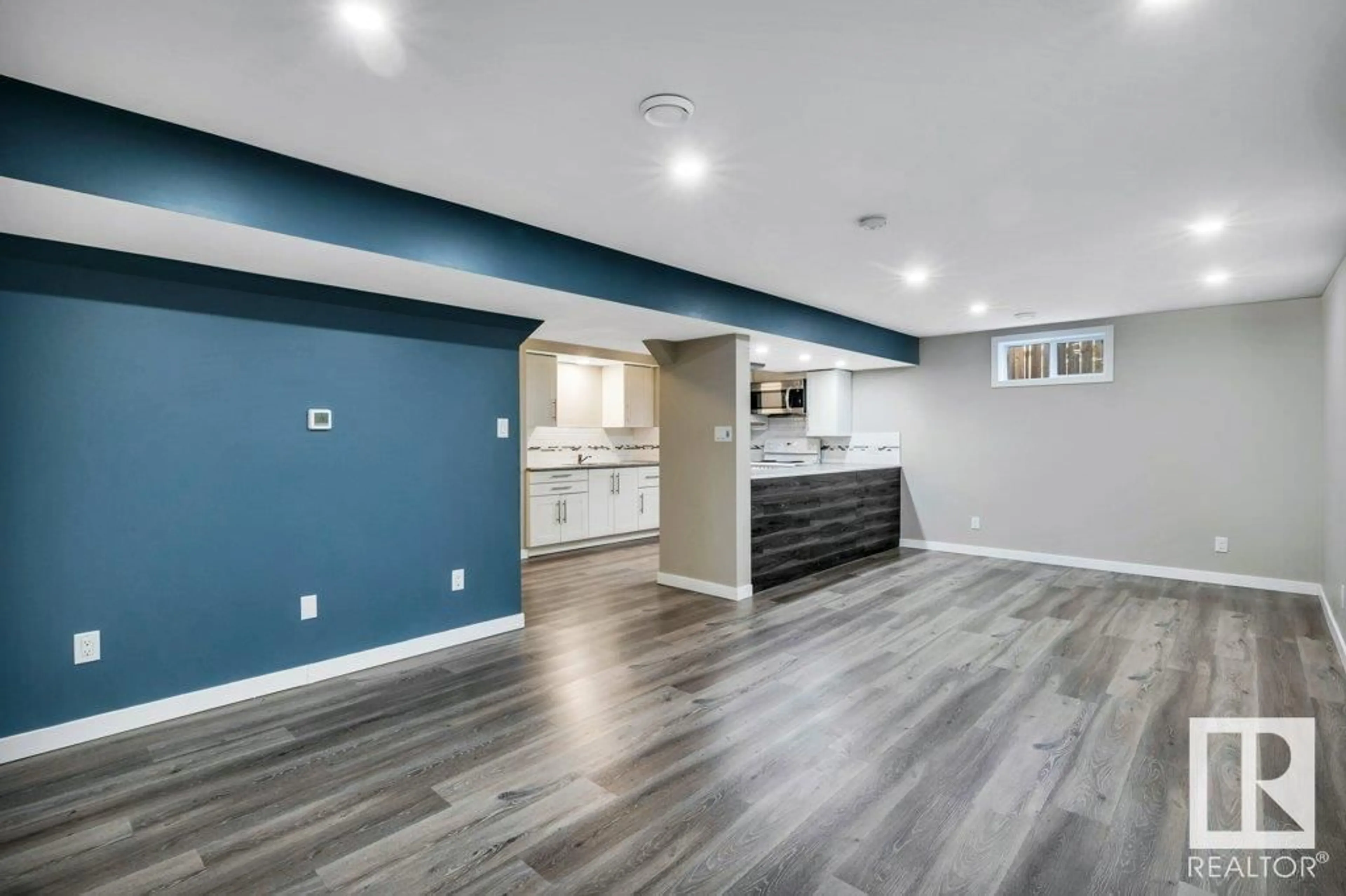 Open concept kitchen, unknown for 16509 103 AV, Edmonton Alberta T5P0R1