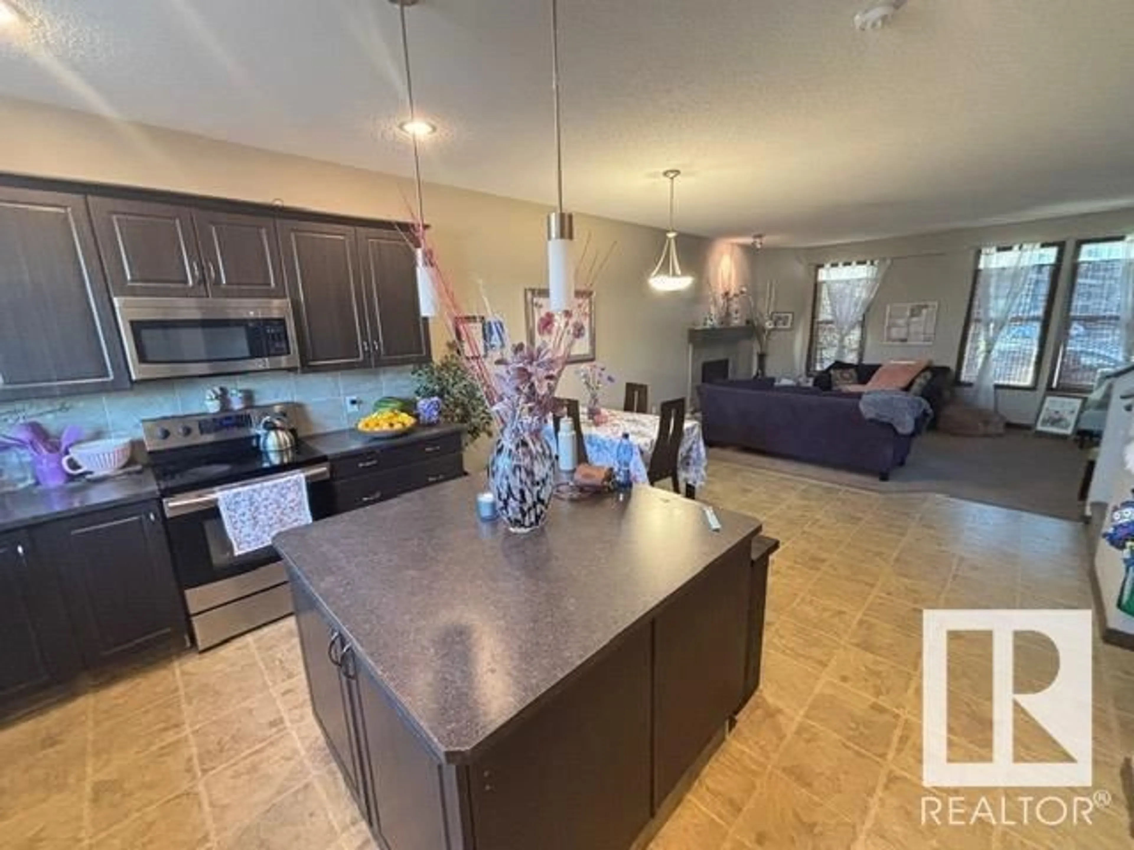 Open concept kitchen, unknown for 1065 MCCONACHIE BV, Edmonton Alberta T5Y0P7