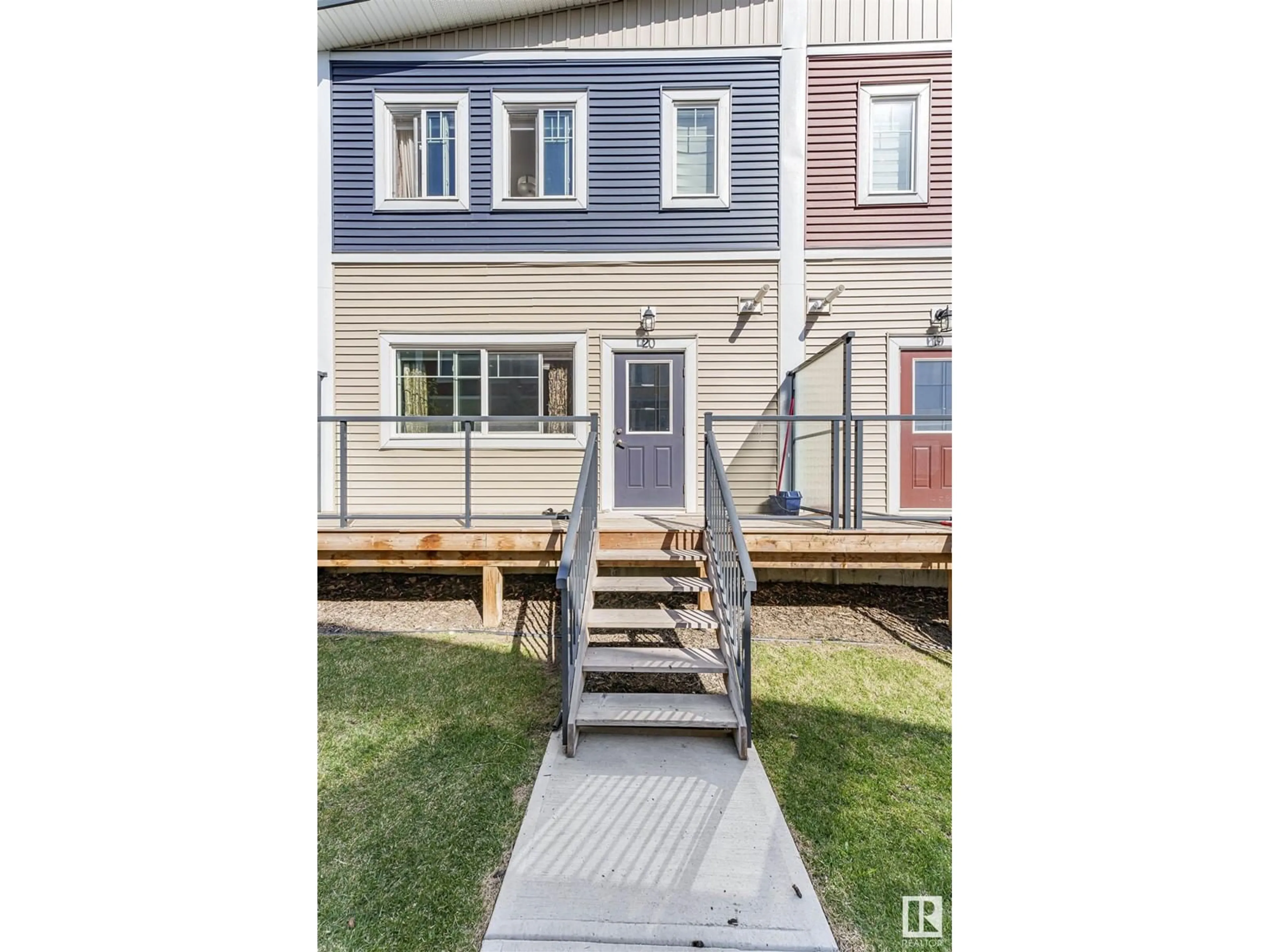 Stairs for 20 2803 14 AVE NW, Edmonton Alberta T6T2K4