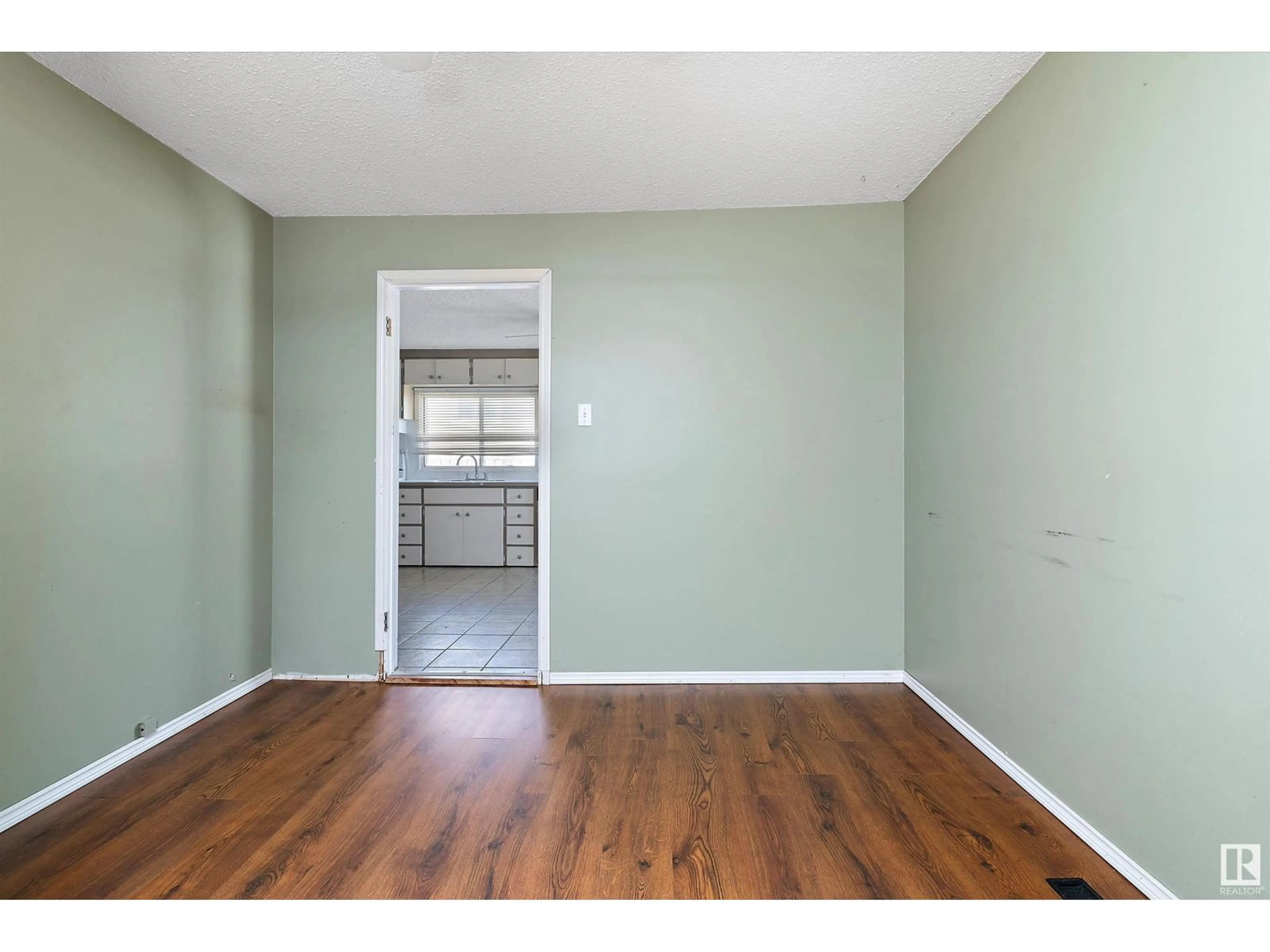 A pic of a room for 12325 85 ST, Edmonton Alberta T5B3H1