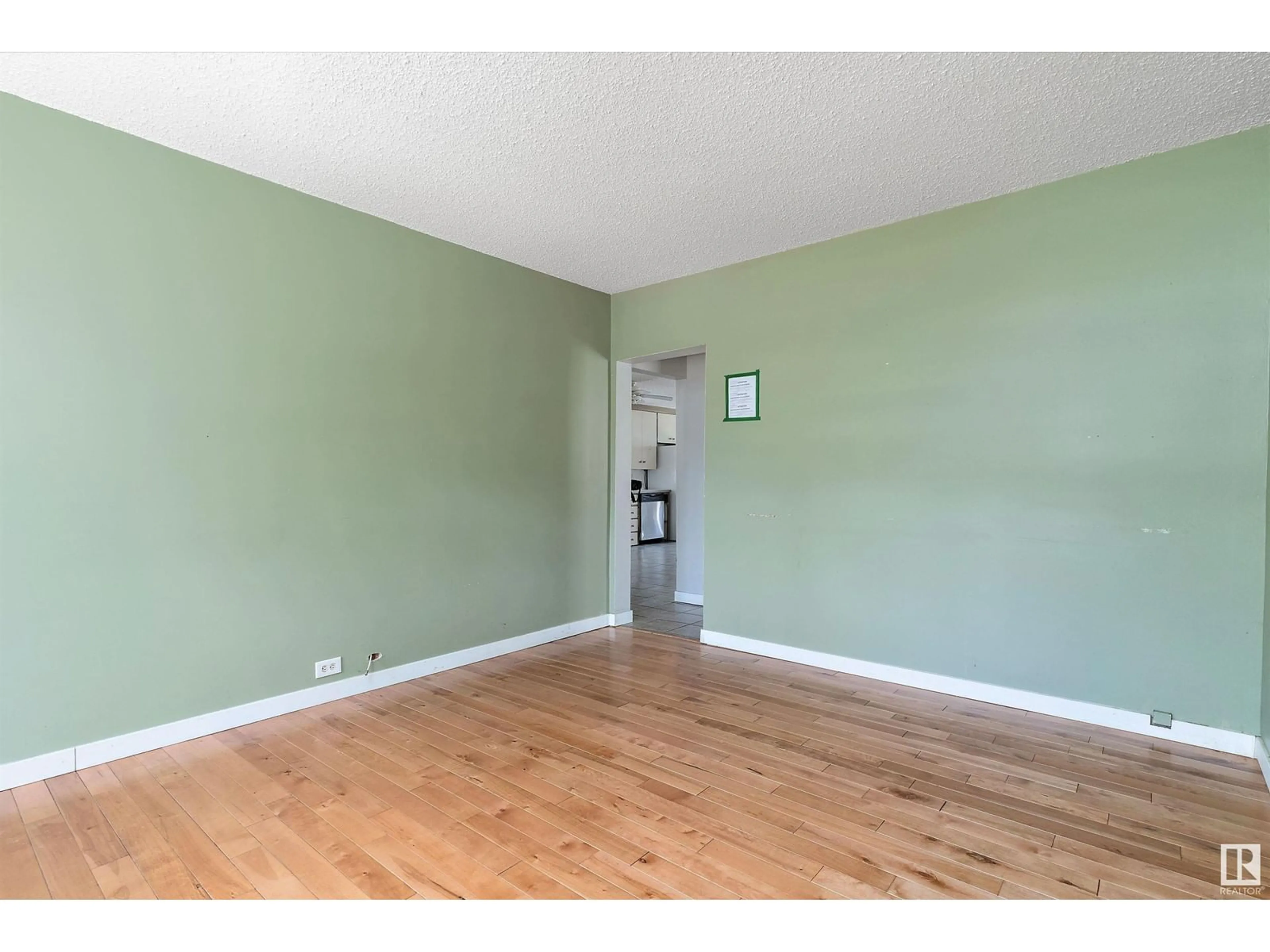 A pic of a room for 12325 85 ST, Edmonton Alberta T5B3H1