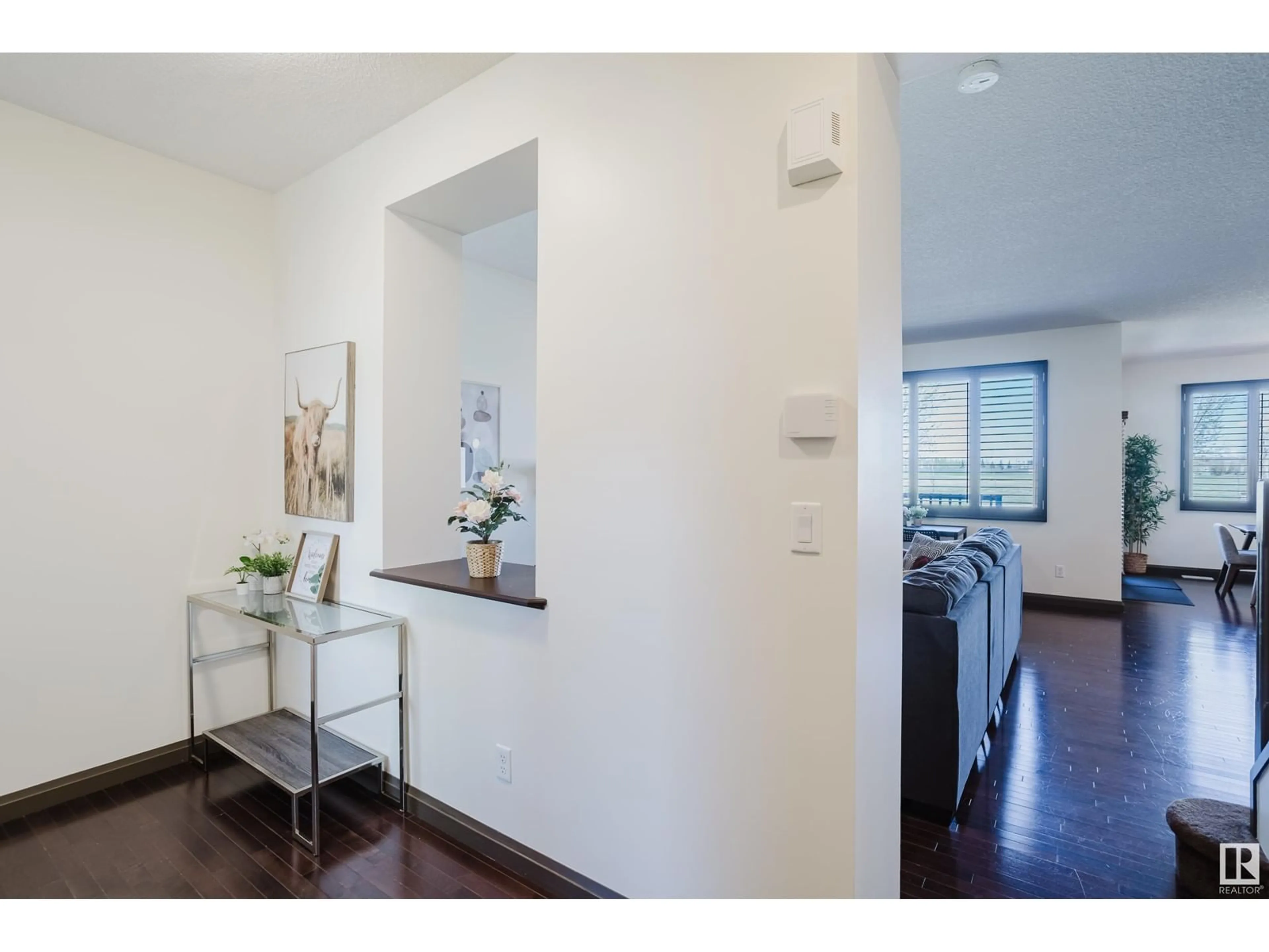Indoor entryway for 518 ADAMS WY, Edmonton Alberta T6W0H1