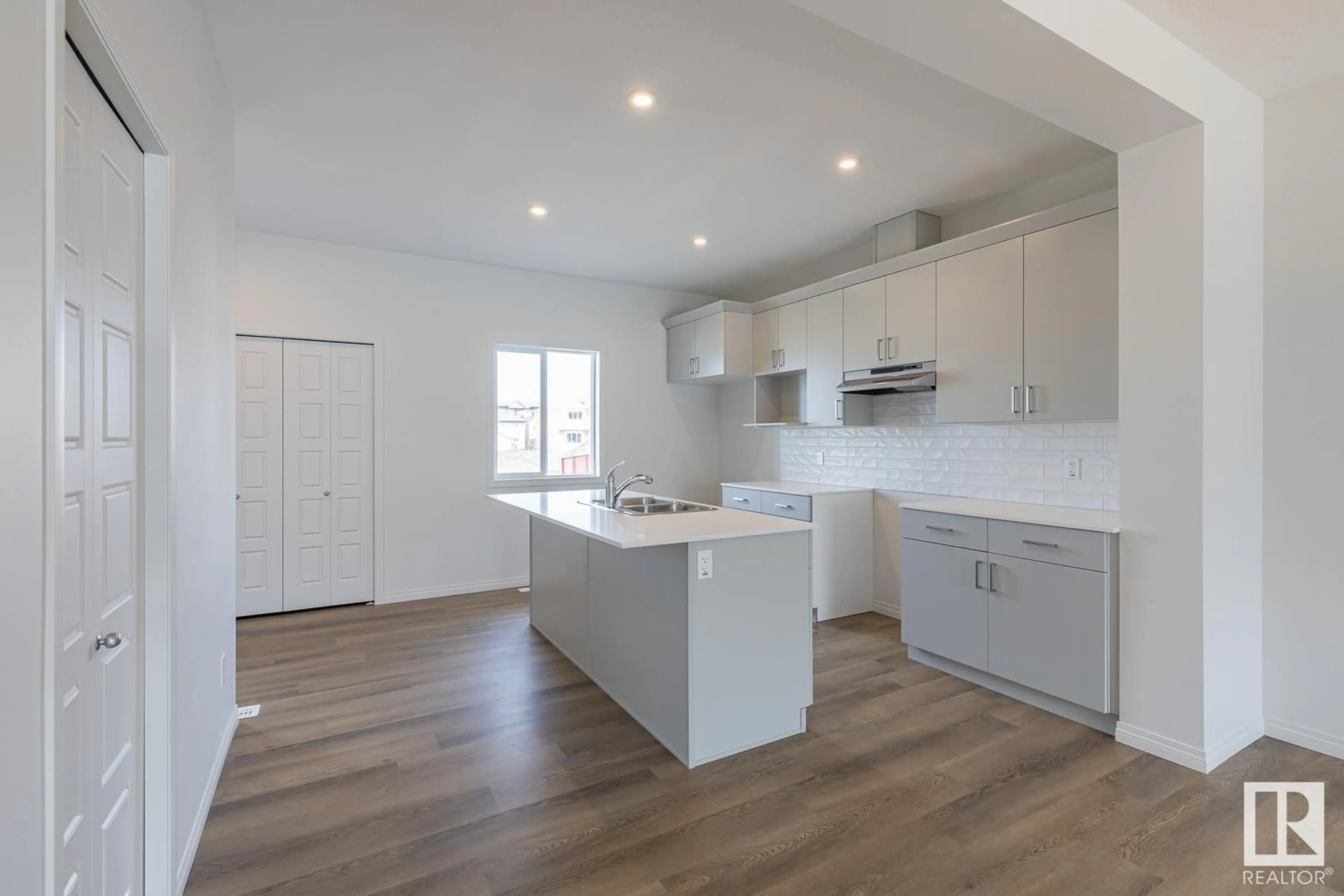 Open concept kitchen, unknown for 6272 175 AV, Edmonton Alberta T5Y4H3
