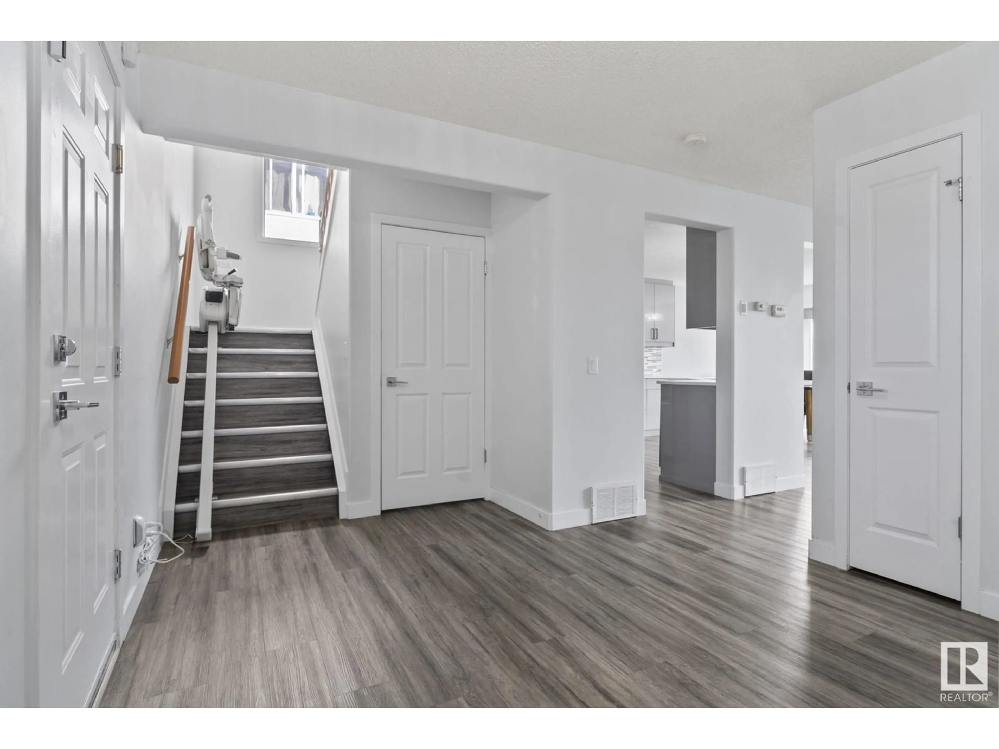 Indoor entryway for 3235 28 AV, Edmonton Alberta T6T1P6