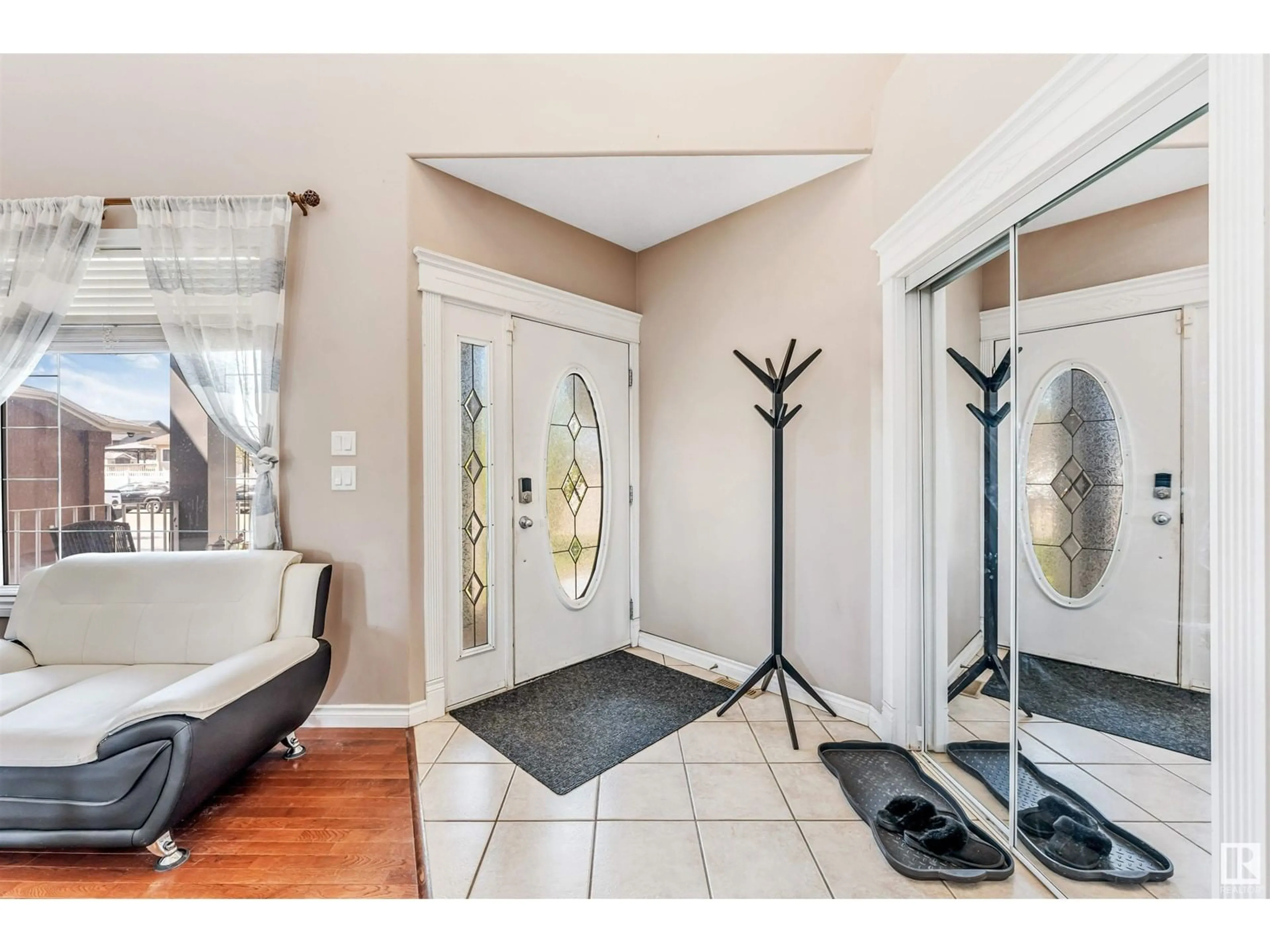 Indoor entryway for NW - 15535 48 ST, Edmonton Alberta T5Y0B5