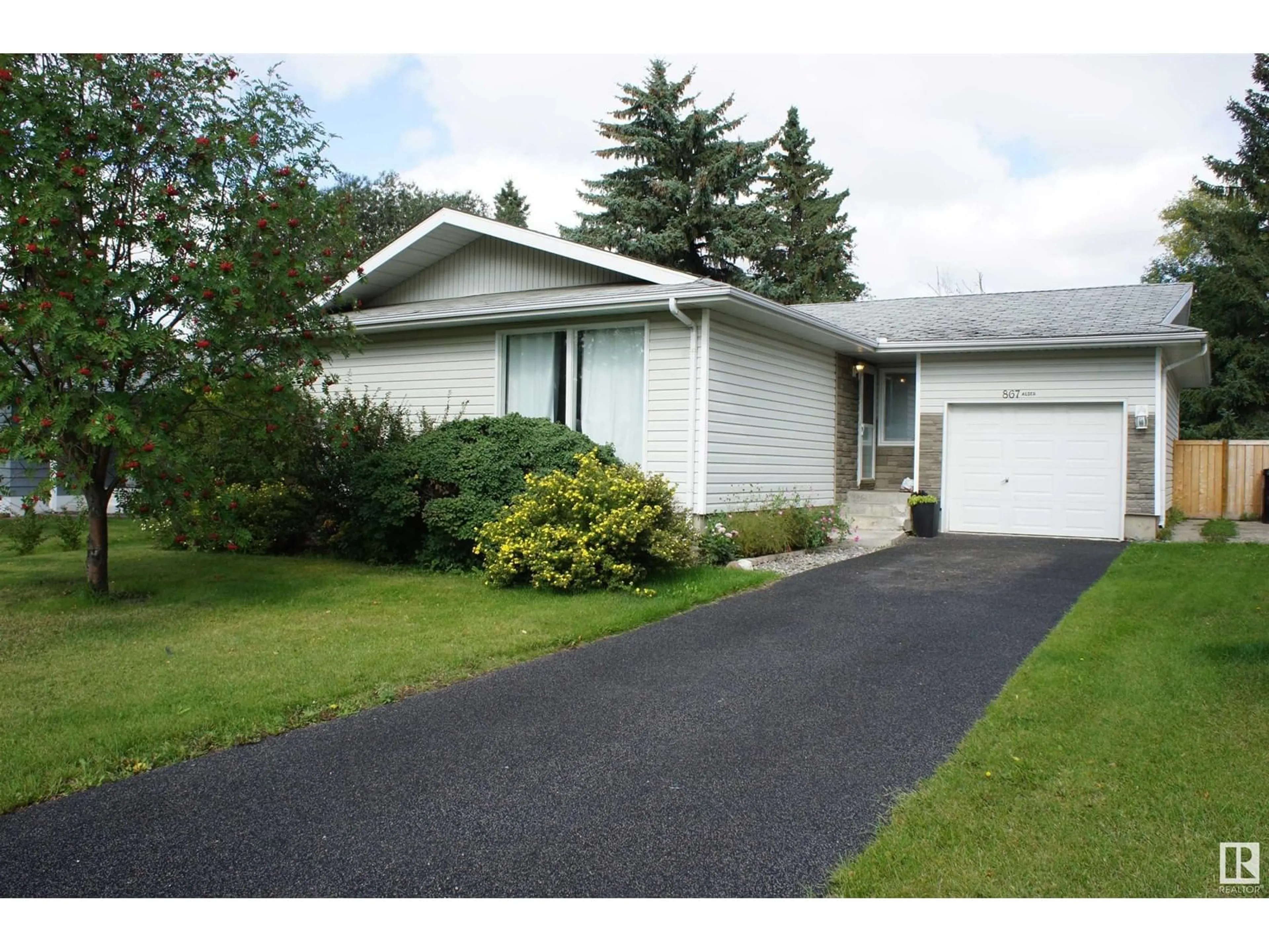 Home with vinyl exterior material, street for 867 ALDER AV, Sherwood Park Alberta T8A1V4