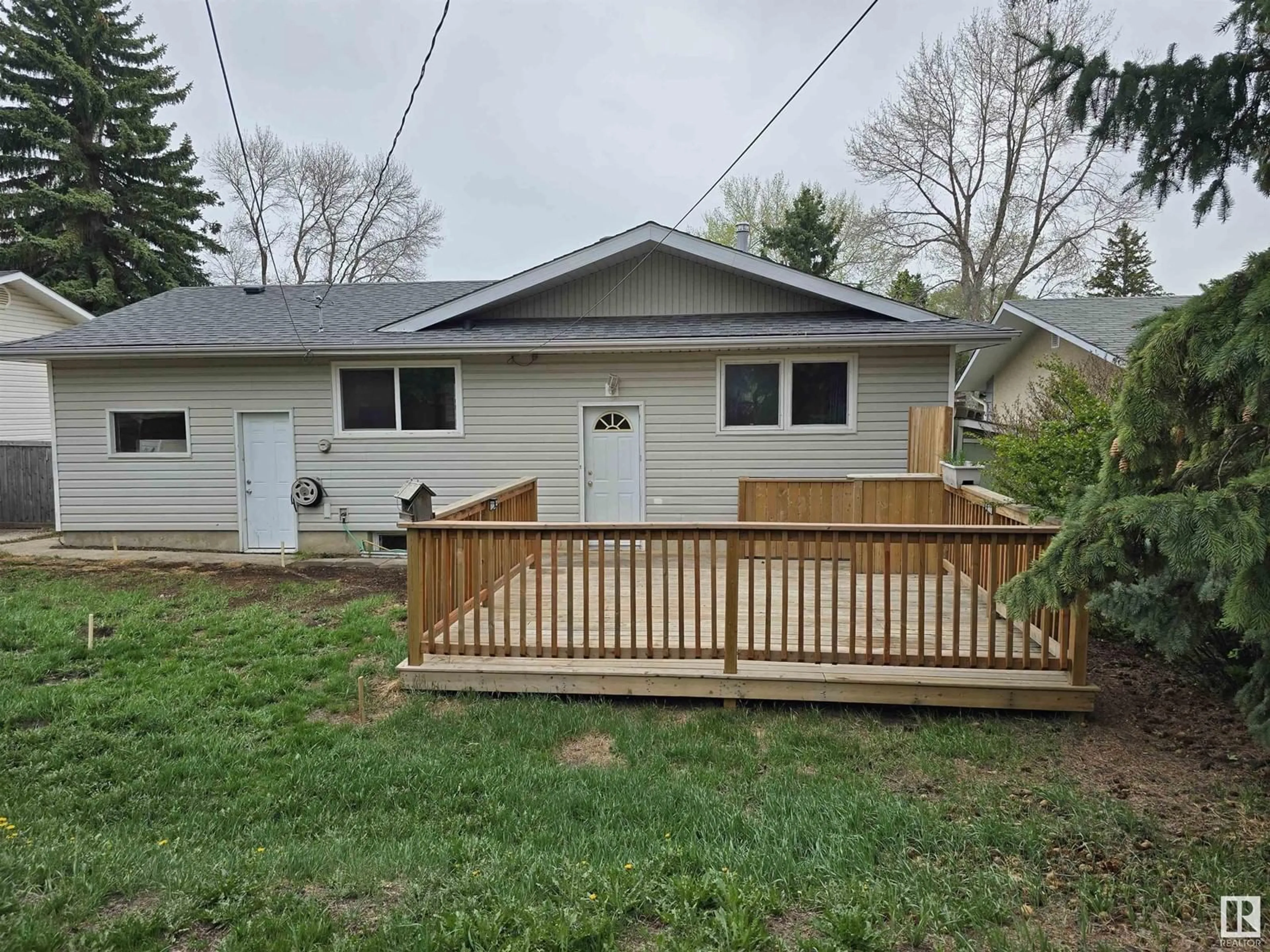 Home with vinyl exterior material, street for 867 ALDER AV, Sherwood Park Alberta T8A1V4