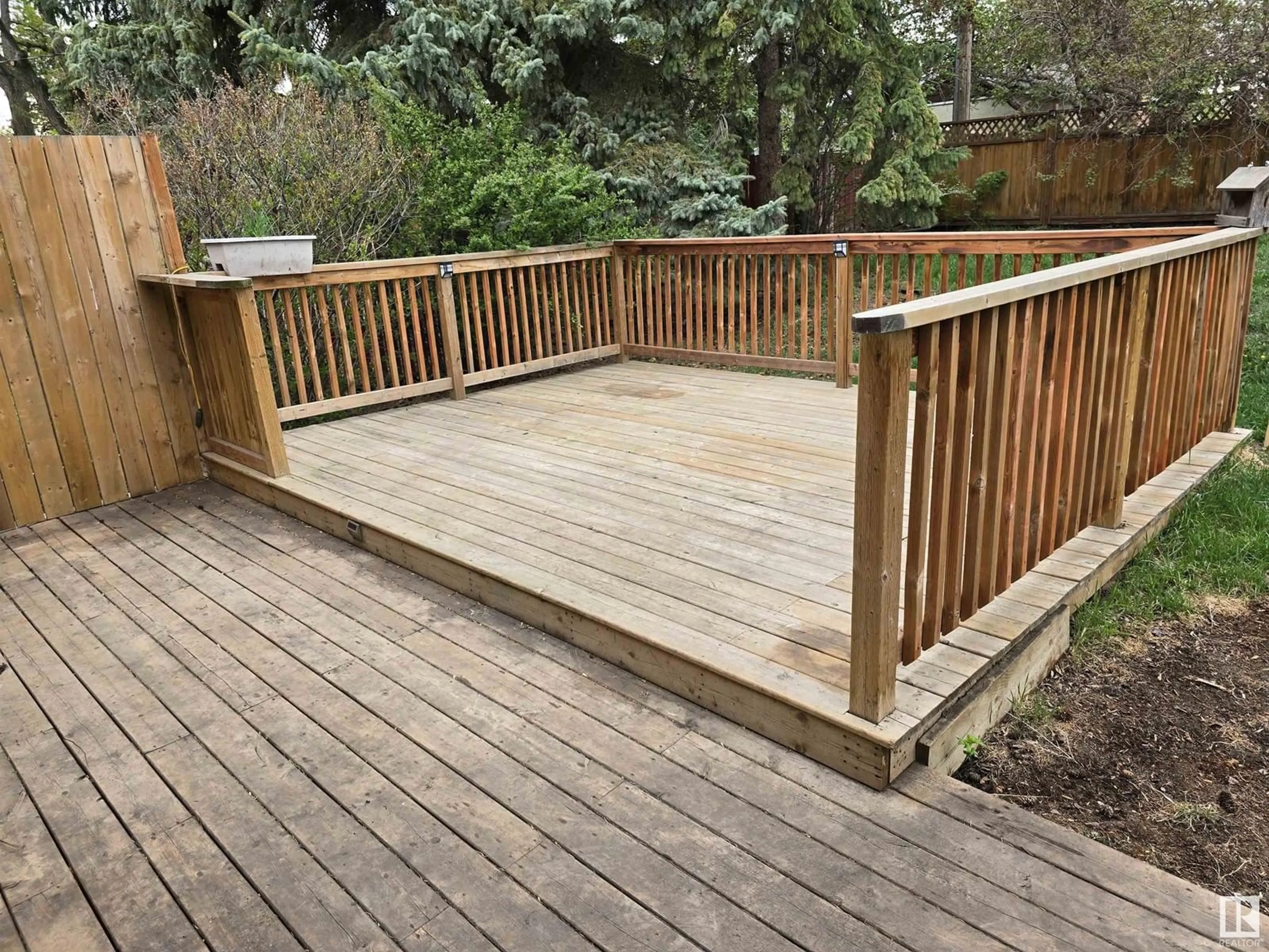 Patio, street for 867 ALDER AV, Sherwood Park Alberta T8A1V4