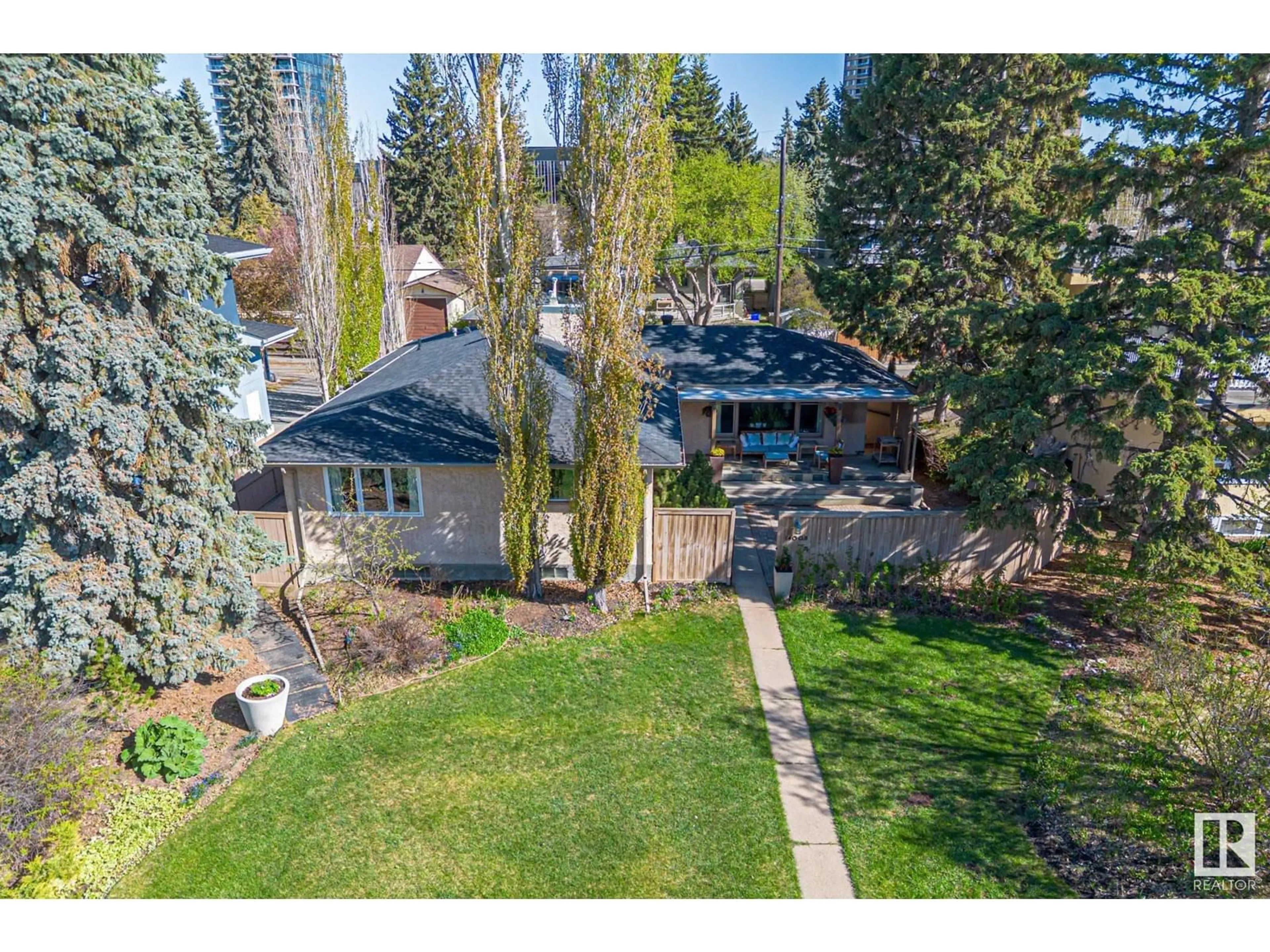 A pic from outside/outdoor area/front of a property/back of a property/a pic from drone, unknown for 14008 101 AV NW, Edmonton Alberta T5N0K2
