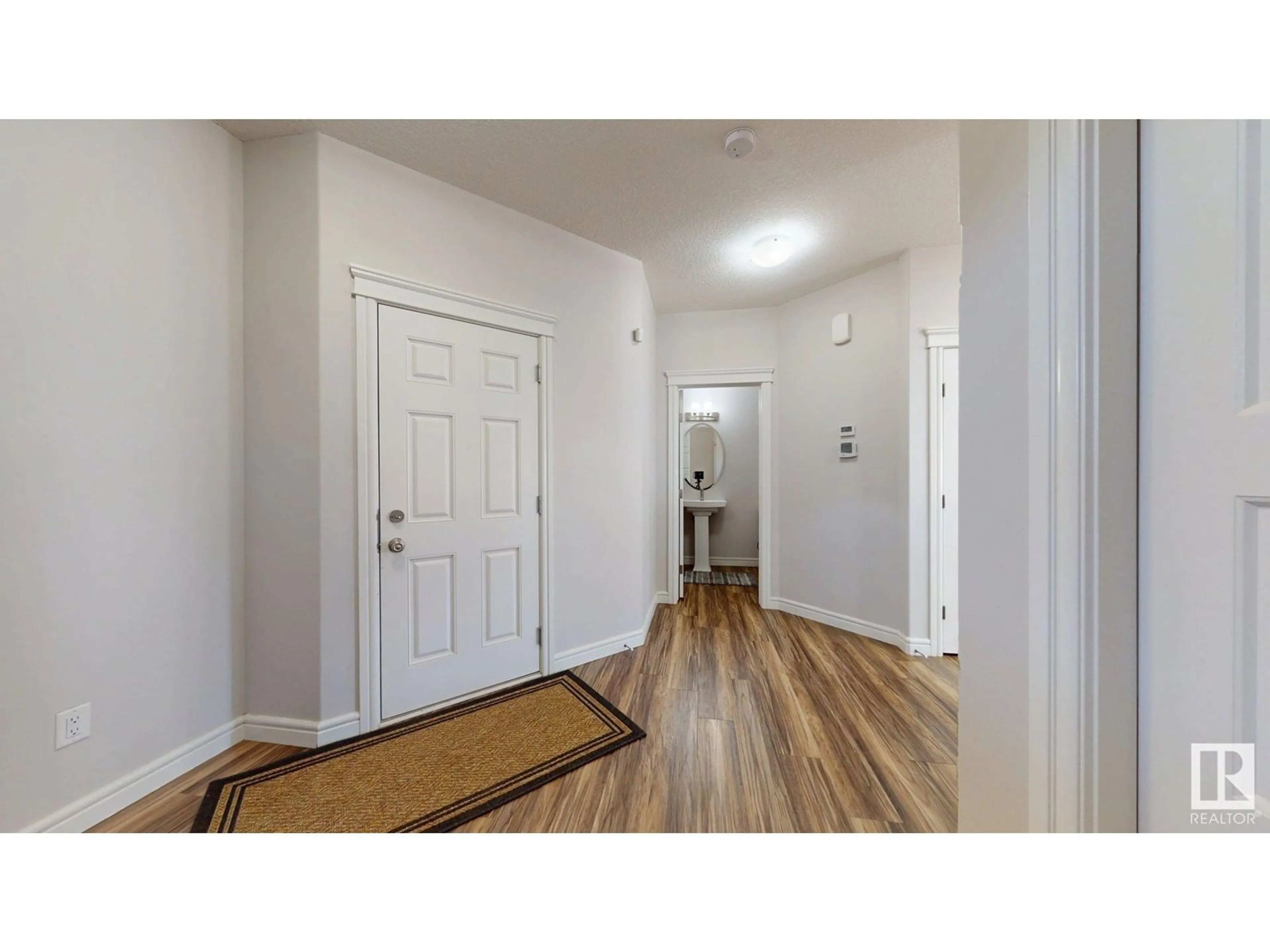 Indoor entryway for 2510 16A AV, Edmonton Alberta T6T2H6