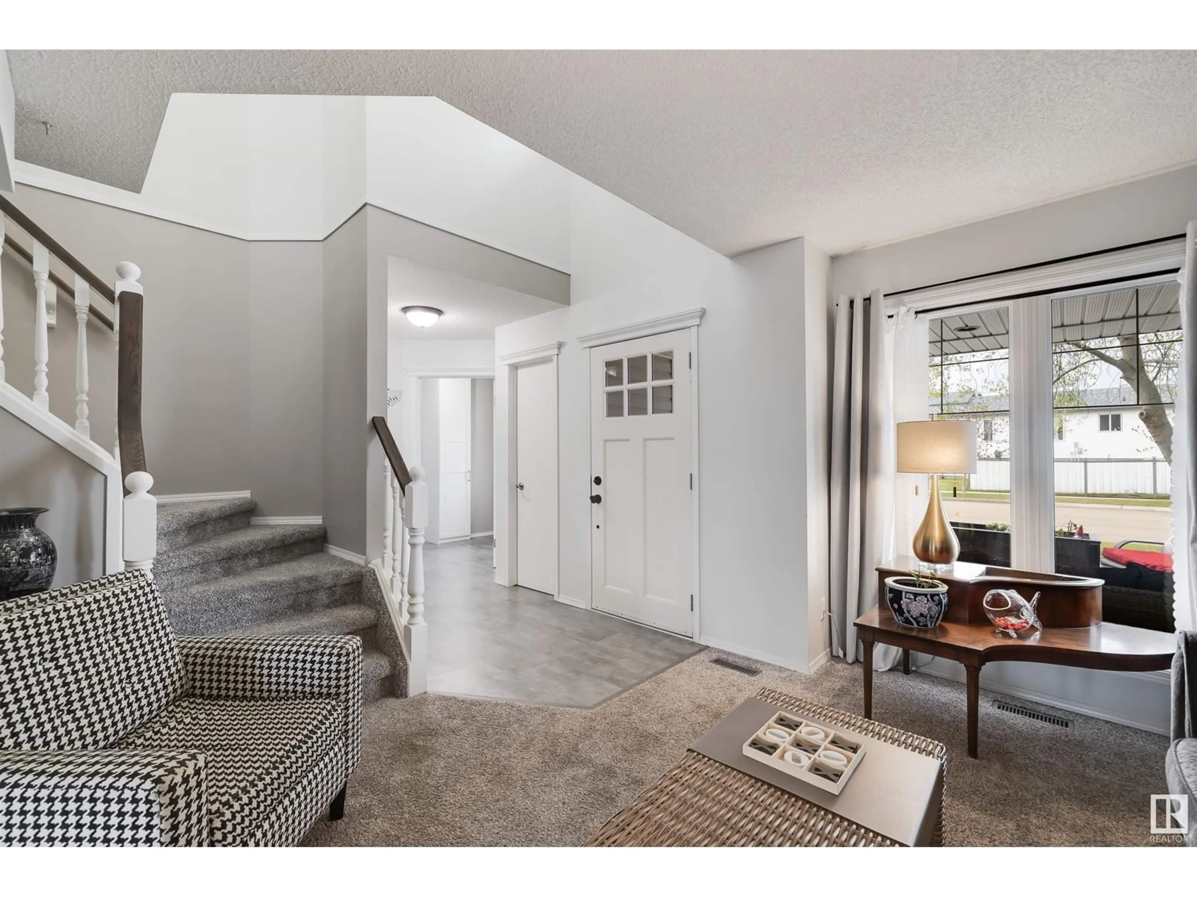 Indoor entryway for 73 CACTUS WY, Sherwood Park Alberta T8H1T2