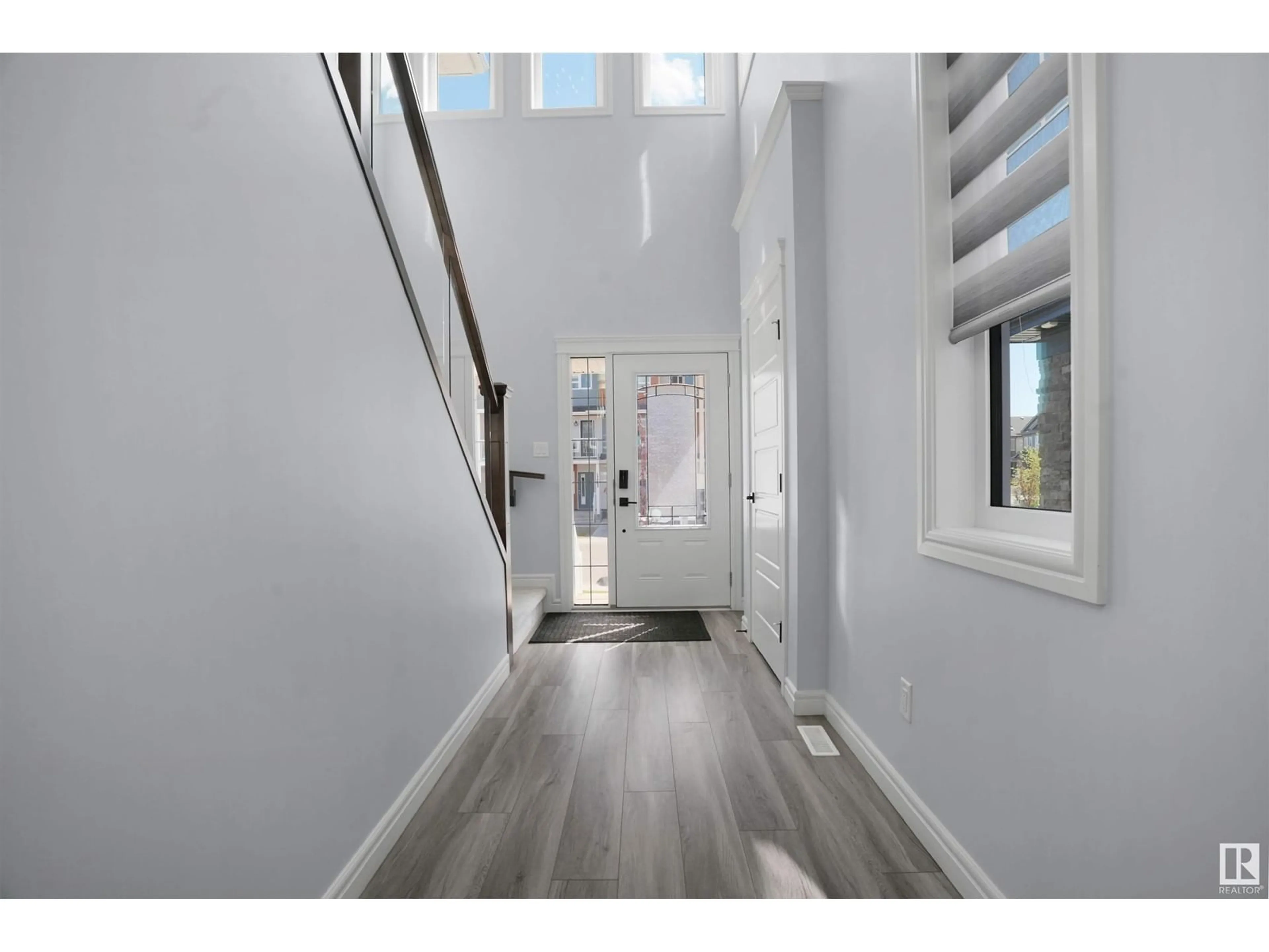 Indoor entryway for 17252 9 AV, Edmonton Alberta T6W3V4