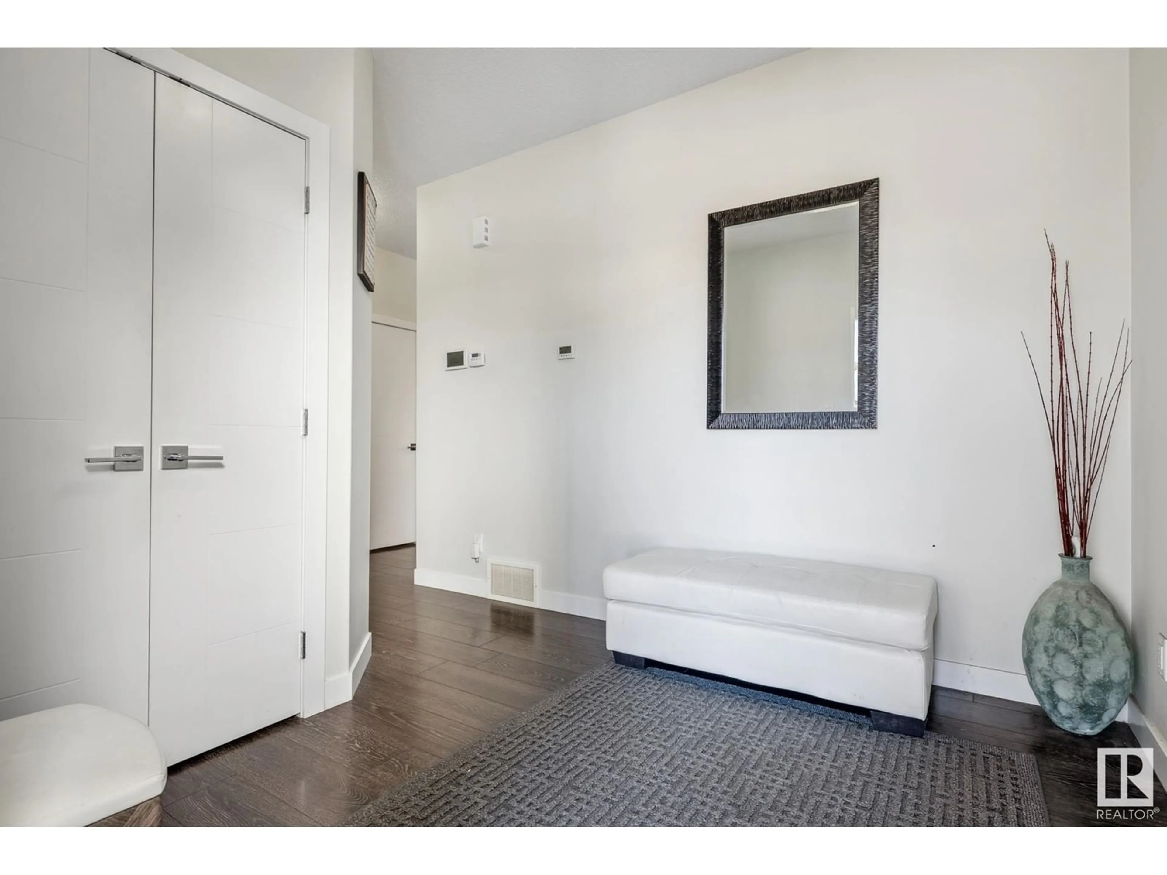 Indoor entryway for 9164 COOPER CR, Edmonton Alberta T6W3K9