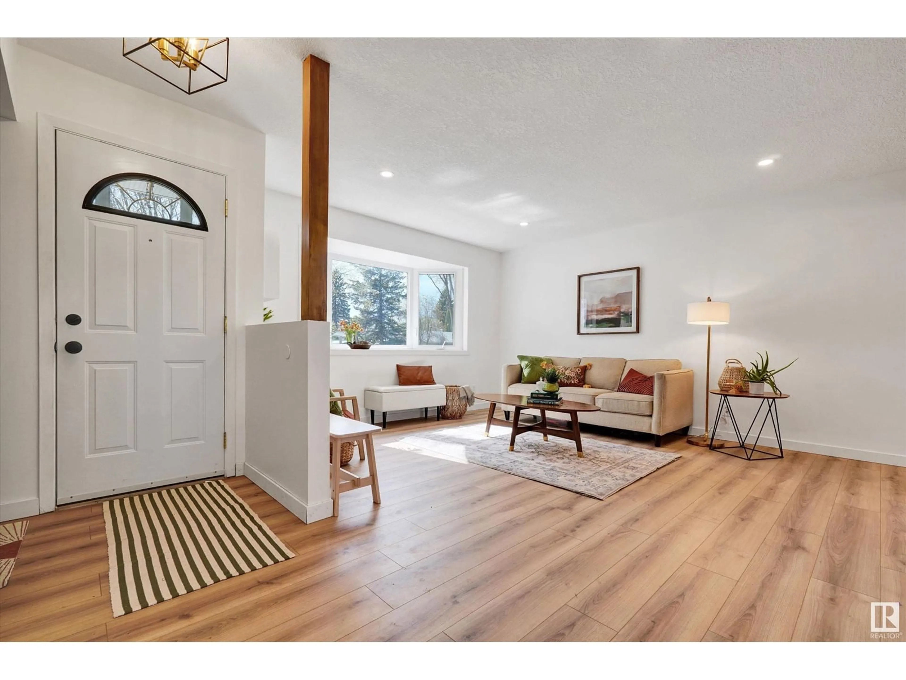 Indoor entryway for 1 GRANDVILLE PL, St. Albert Alberta T8N0T2