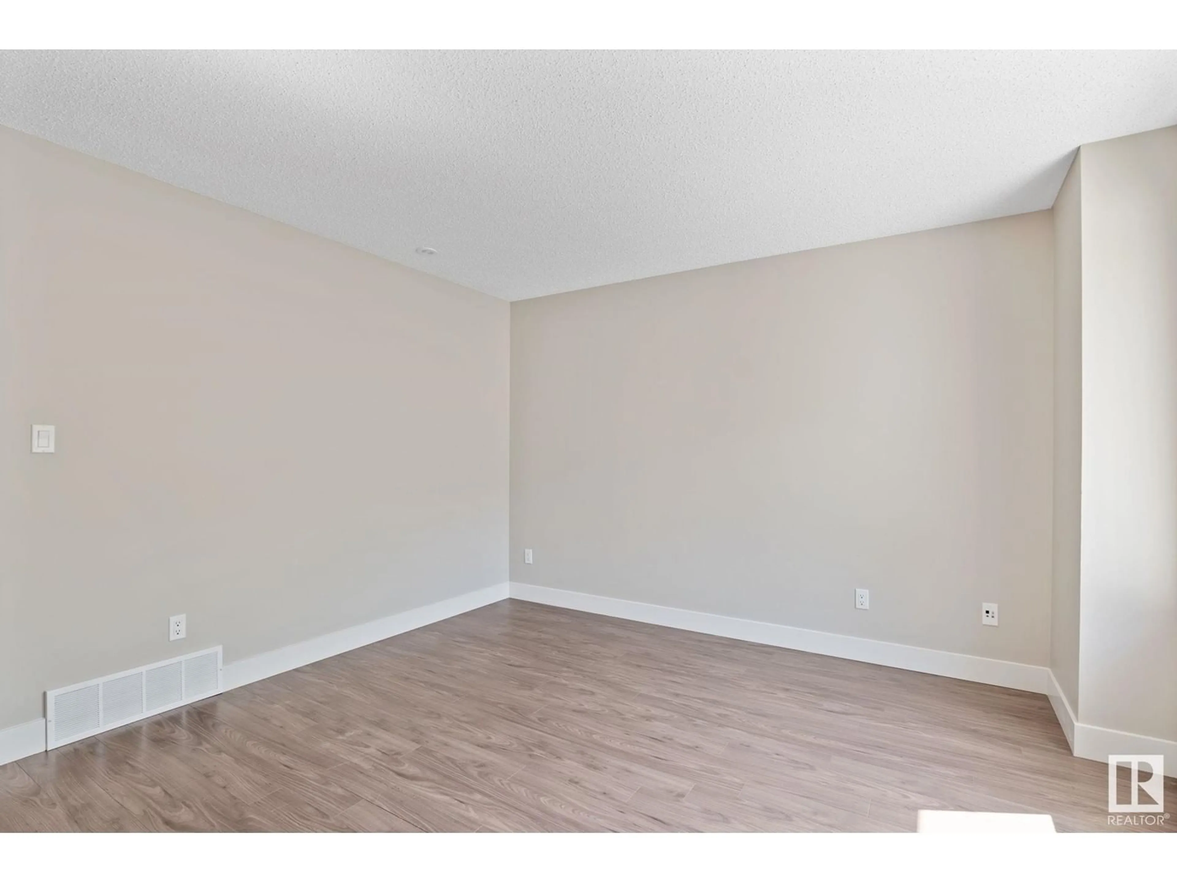 A pic of a room for 38 CLAREVIEW RD, Edmonton Alberta T5A0Z6