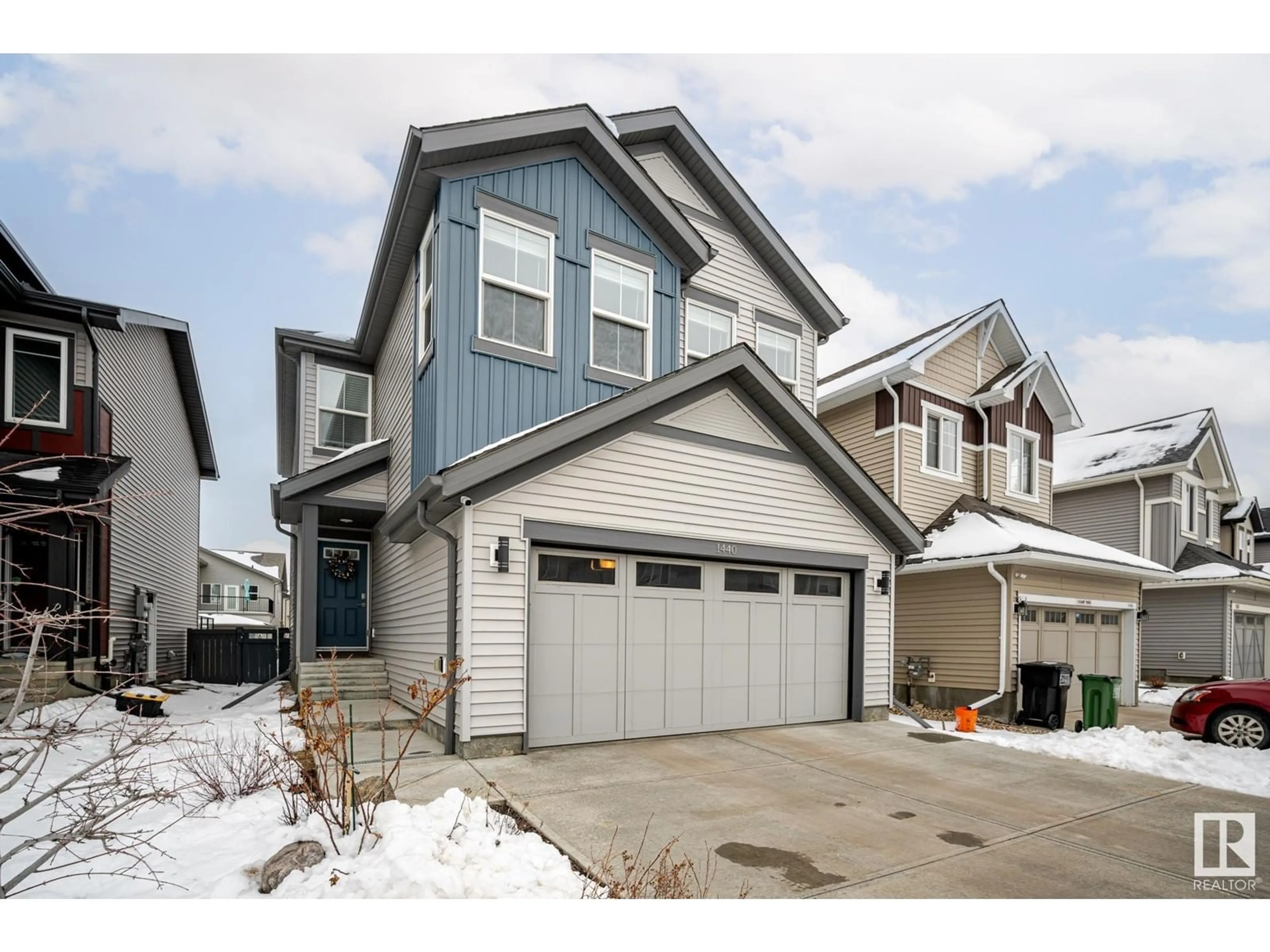 Home with vinyl exterior material, street for 1440 DARBY GREEN GR, Edmonton Alberta T6W4N5