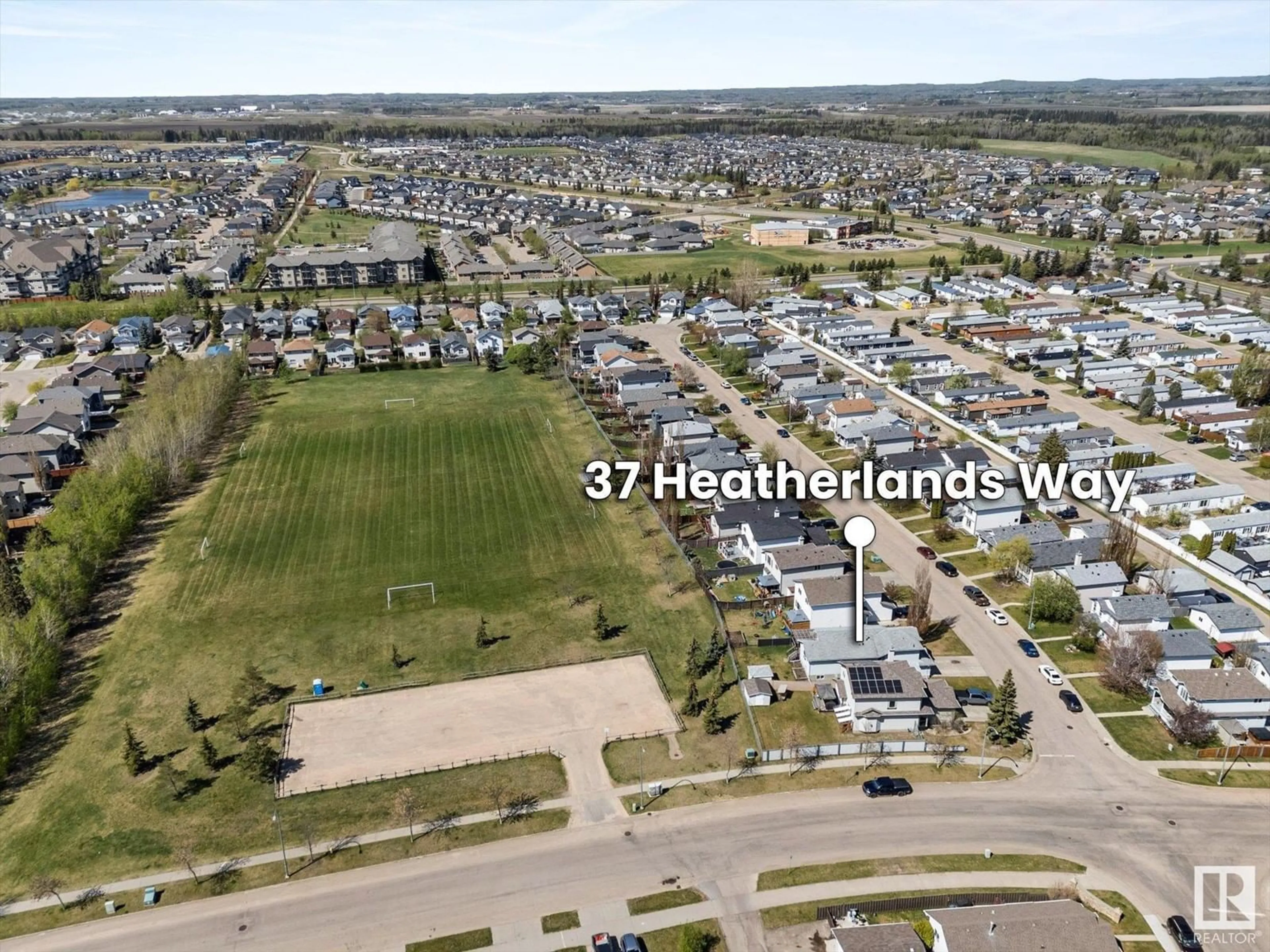 A pic from outside/outdoor area/front of a property/back of a property/a pic from drone, street for 37 HEATHERLANDS WY, Spruce Grove Alberta T7X4L2