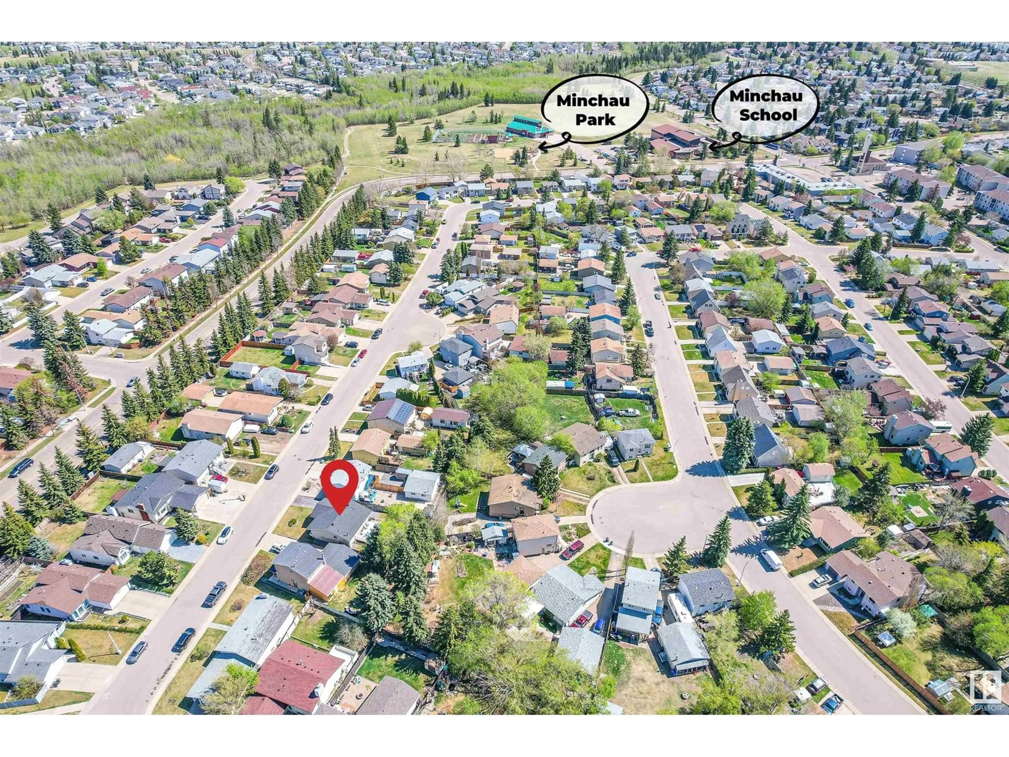 A pic from outside/outdoor area/front of a property/back of a property/a pic from drone, street for NW - 4715 37B AV, Edmonton Alberta T6L3S8