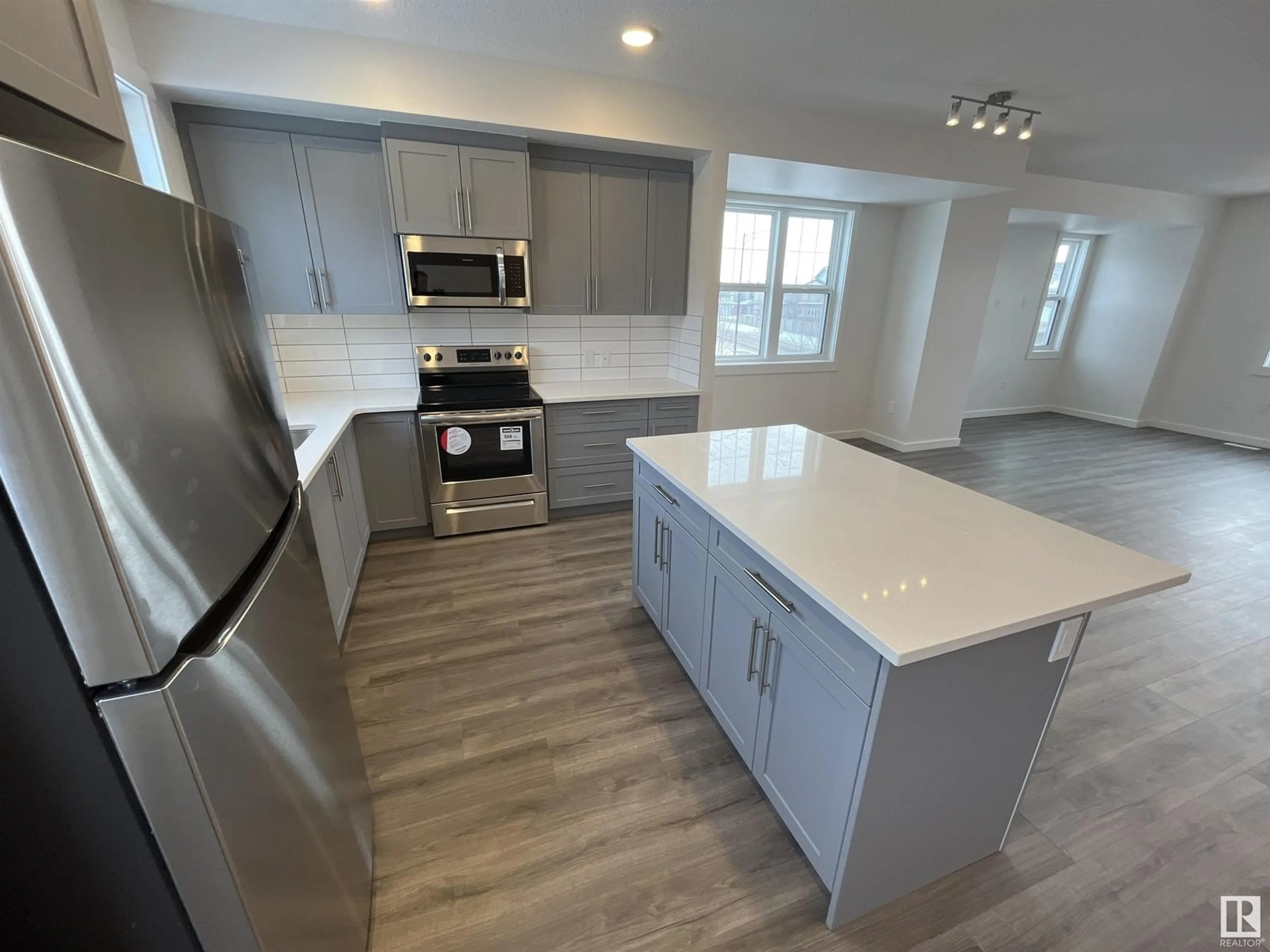 Open concept kitchen, unknown for 903 CRYSTALLINA NERA WY, Edmonton Alberta T5Z0N6