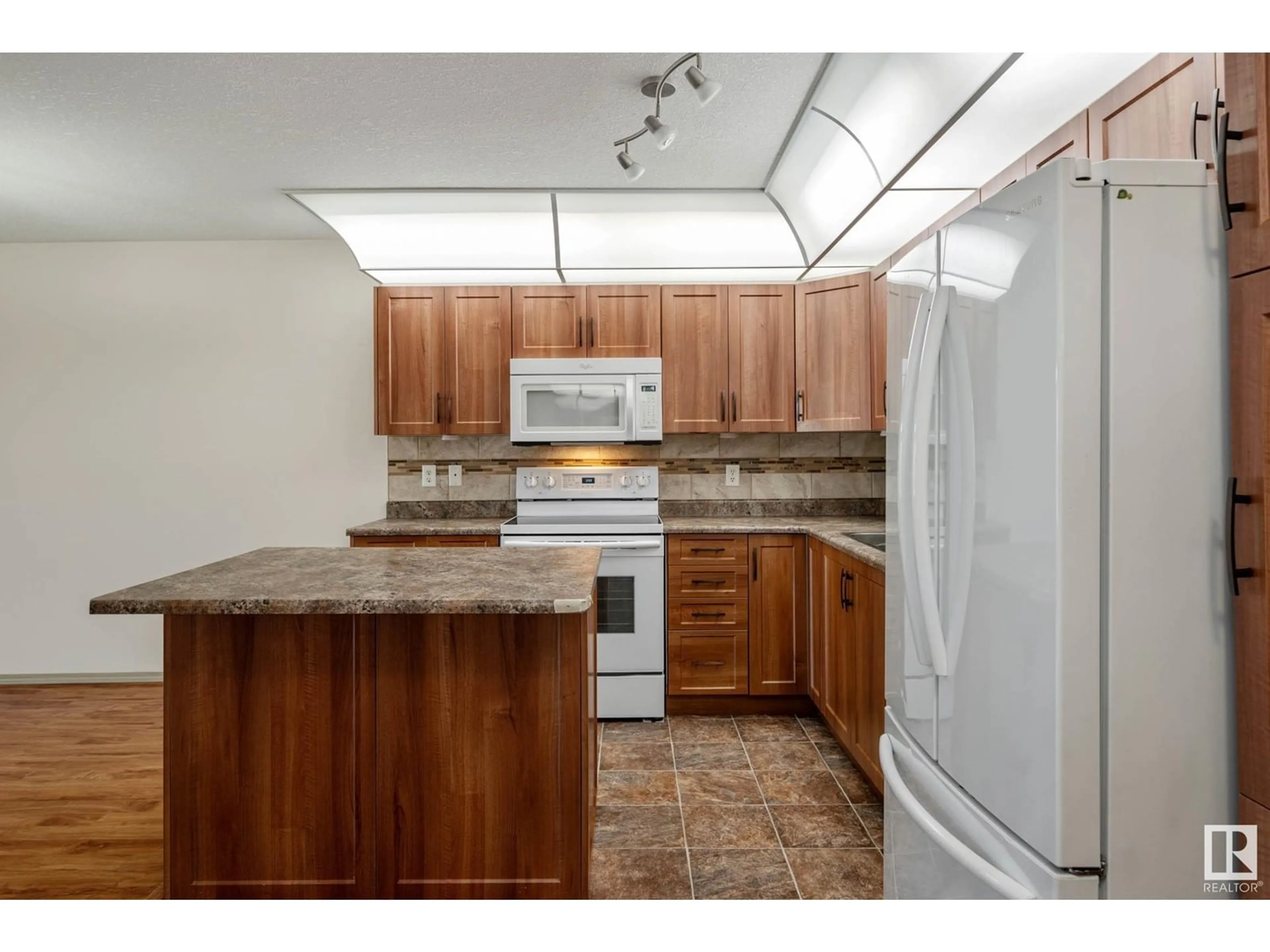 Standard kitchen, unknown for 129 78A MCKENNEY AV, St. Albert Alberta T8N7E6