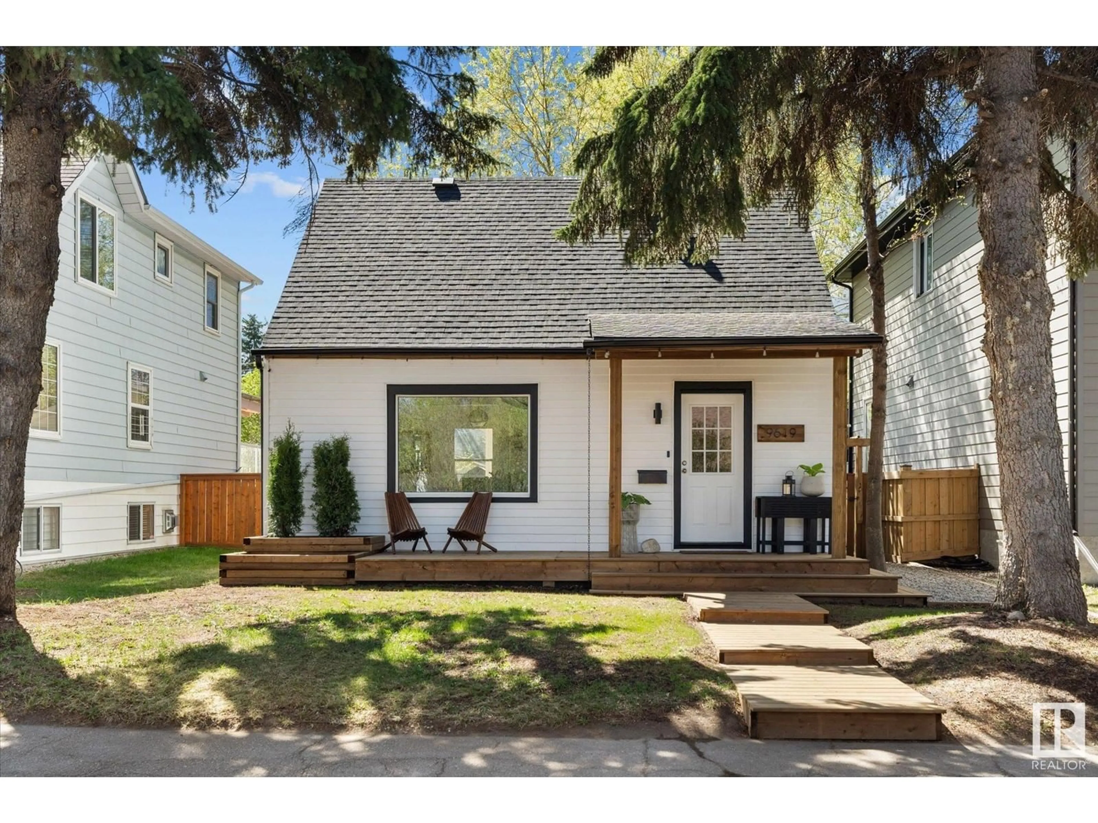 Home with vinyl exterior material, street for 9619 78 AV, Edmonton Alberta T6C0P2