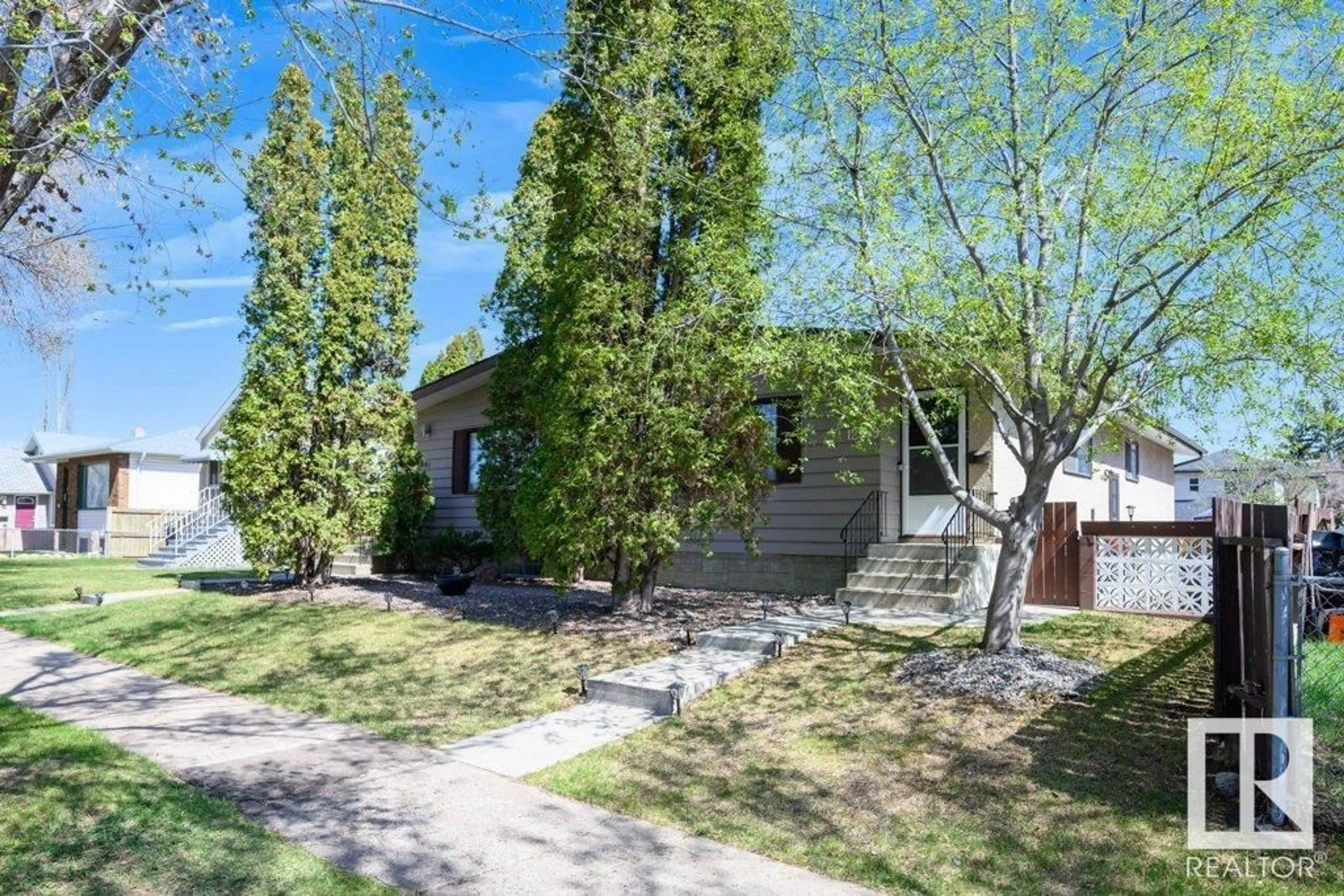 Unknown for 12909 70 ST, Edmonton Alberta T5C0K1