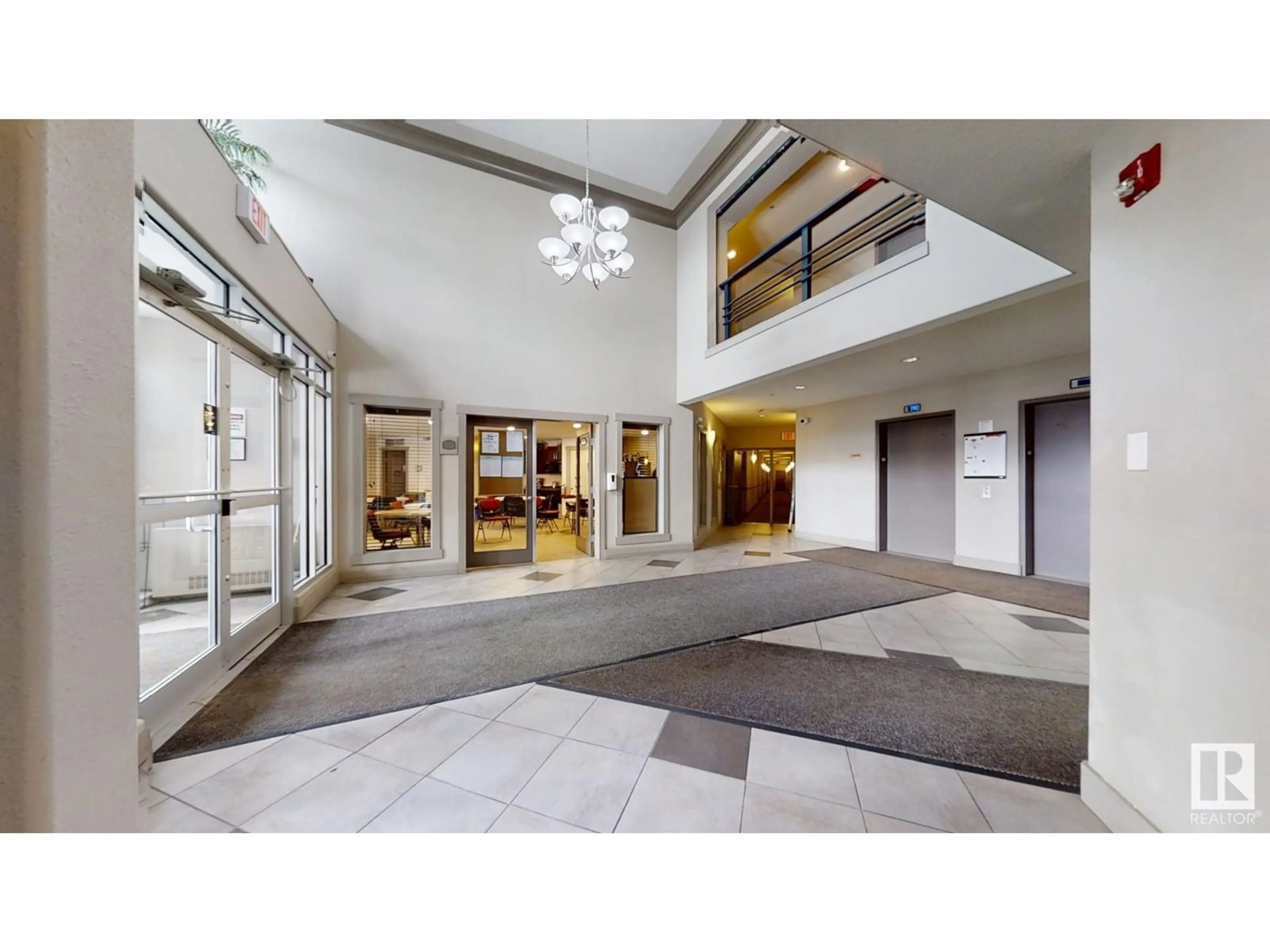 Indoor foyer for 135 16035 132 ST NW, Edmonton Alberta T6V0B4