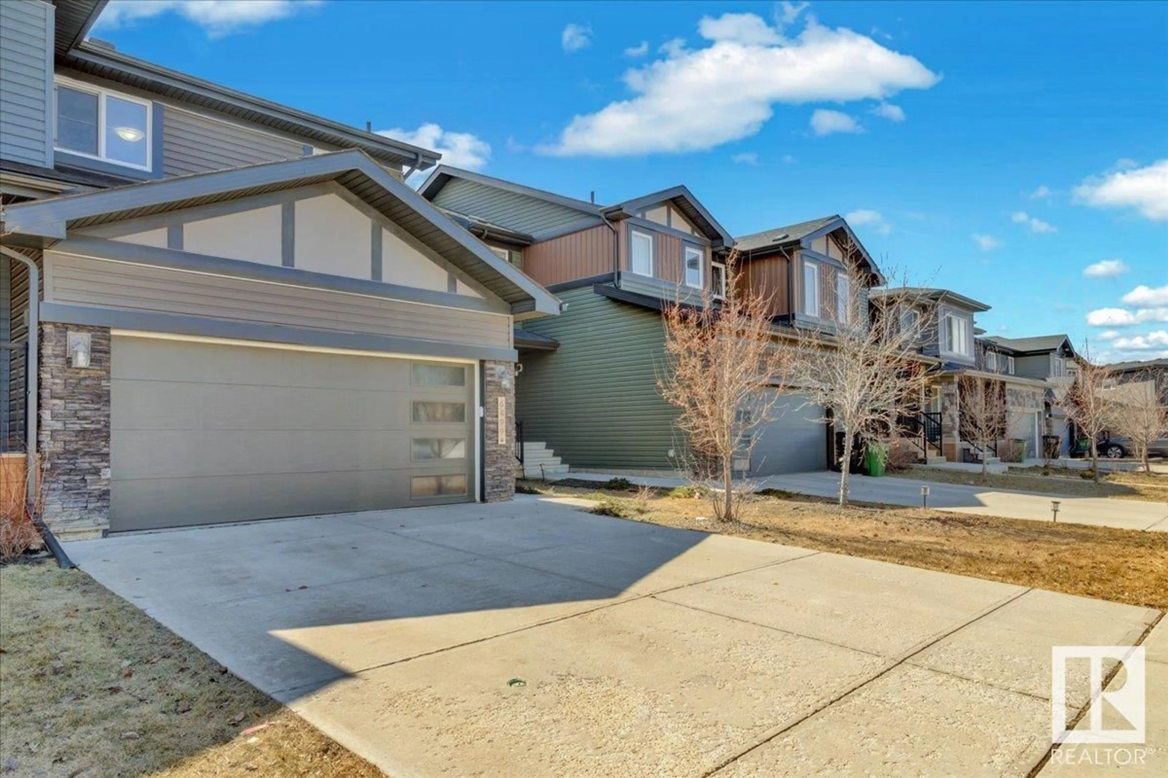 A pic from outside/outdoor area/front of a property/back of a property/a pic from drone, street for SW - 6499 KING WD, Edmonton Alberta T6W3Z9