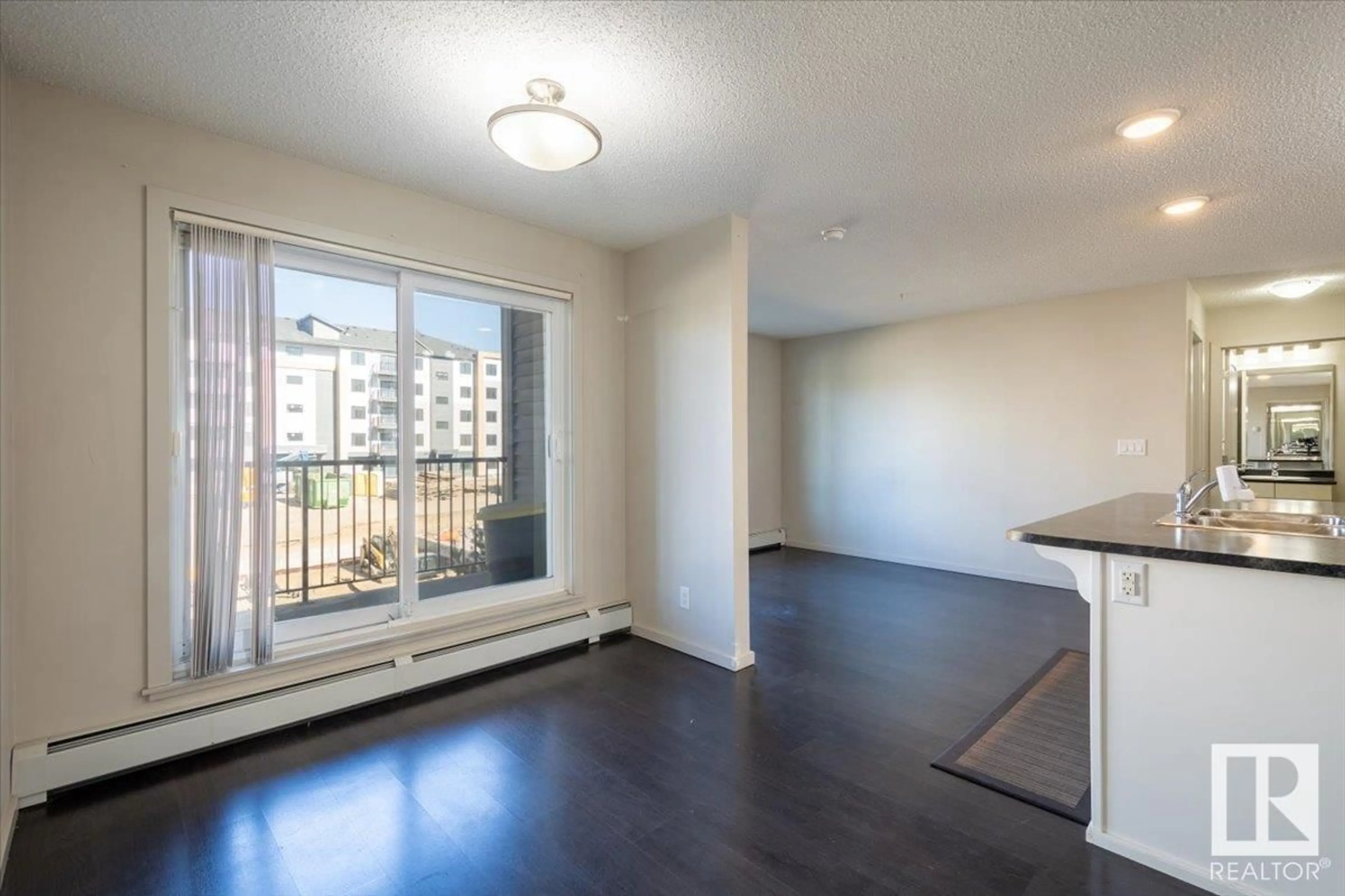 A pic of a room for #322 - 5515 7 AV, Edmonton Alberta T6X2A8