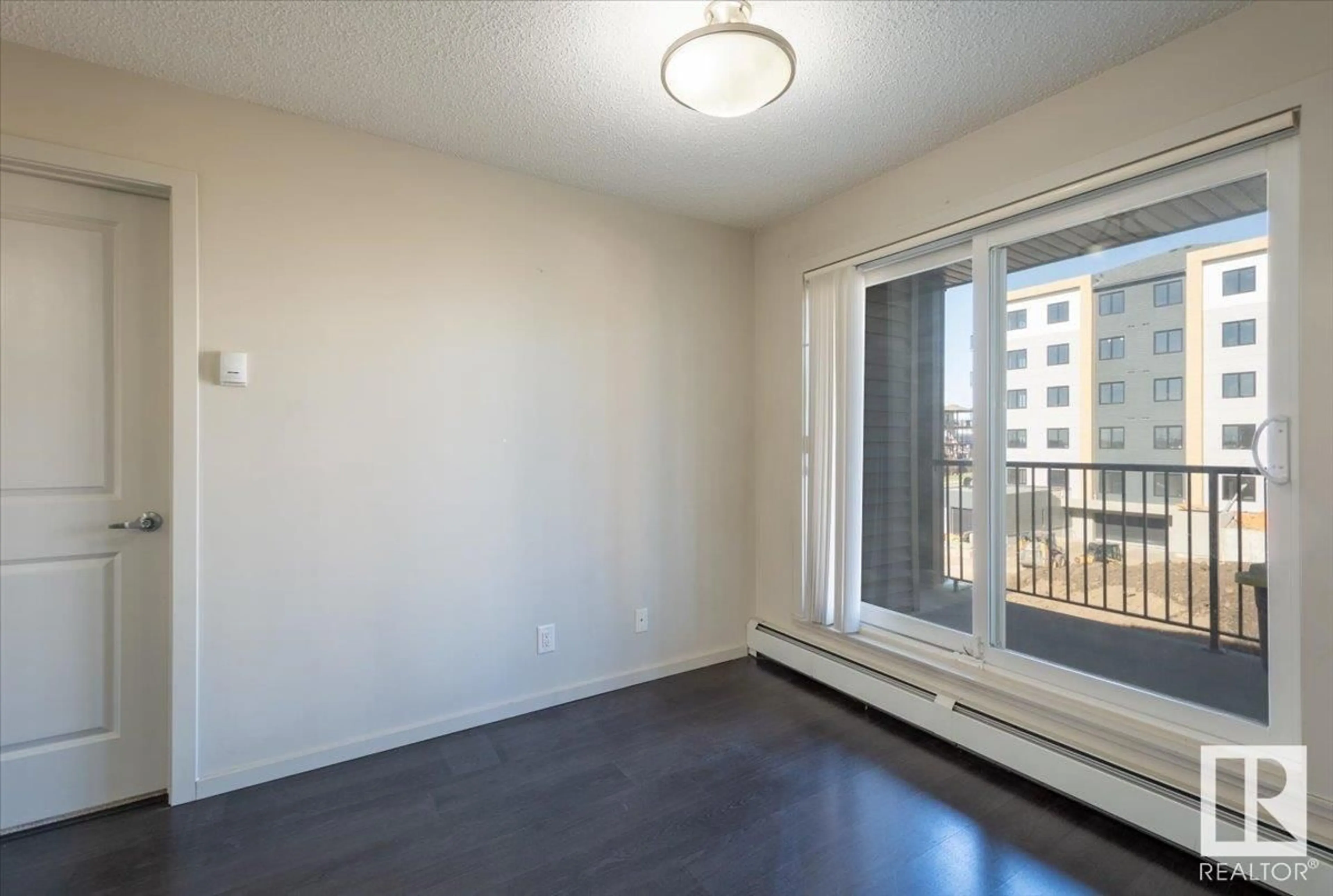 A pic of a room for #322 - 5515 7 AV, Edmonton Alberta T6X2A8