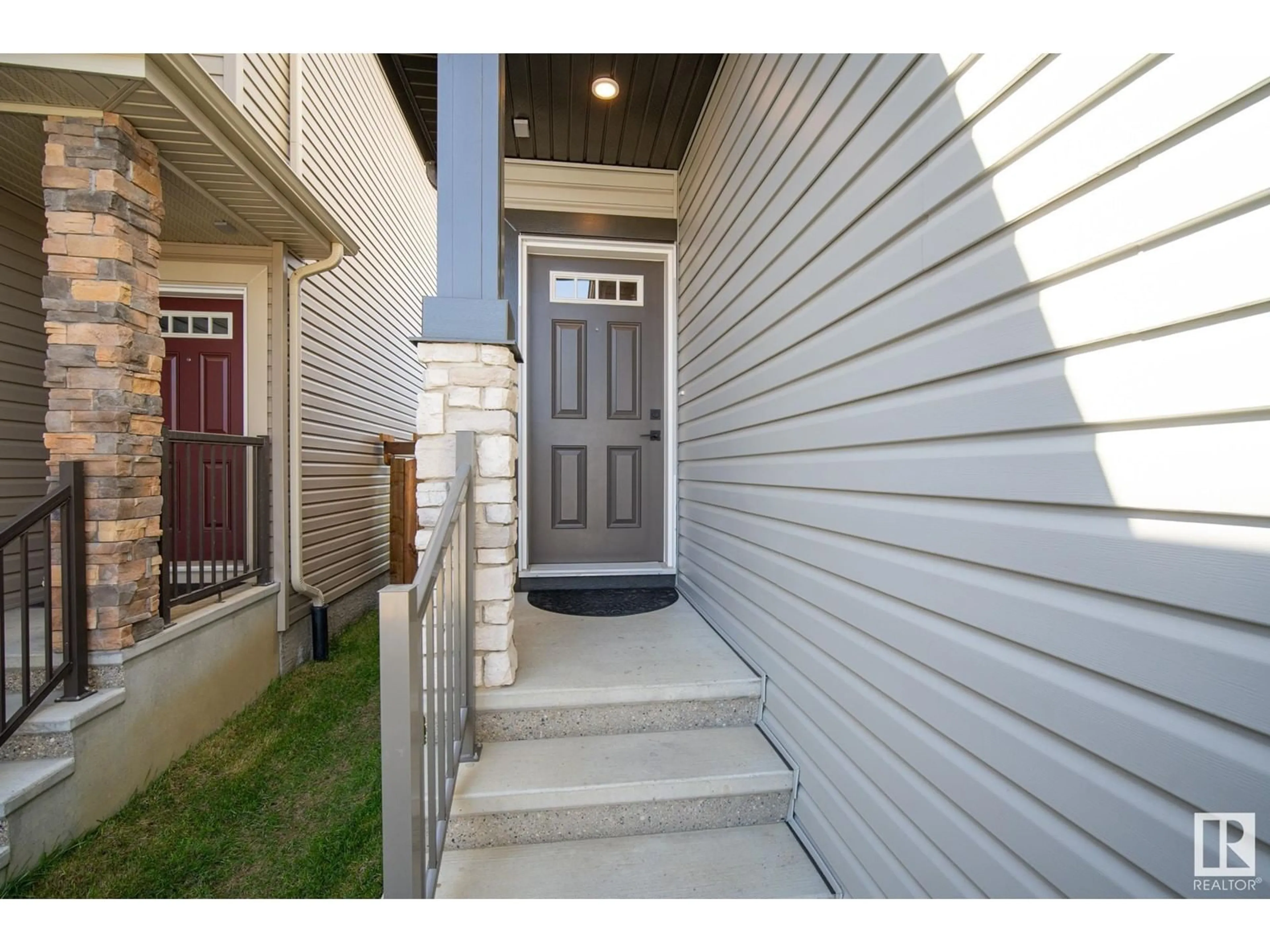 Indoor entryway for 183 LARCH CR, Leduc Alberta T9E1N2