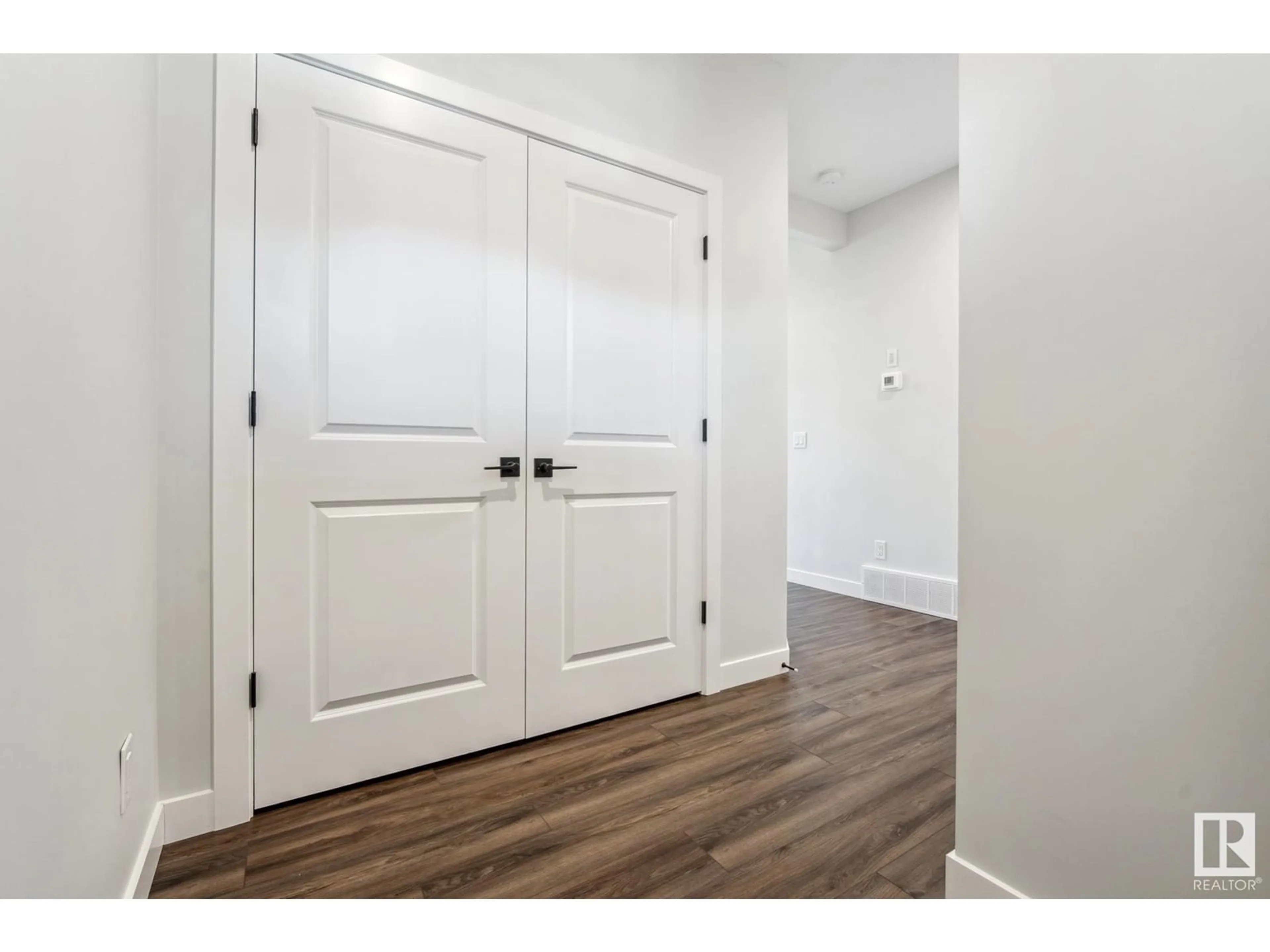 Indoor entryway for 183 LARCH CR, Leduc Alberta T9E1N2